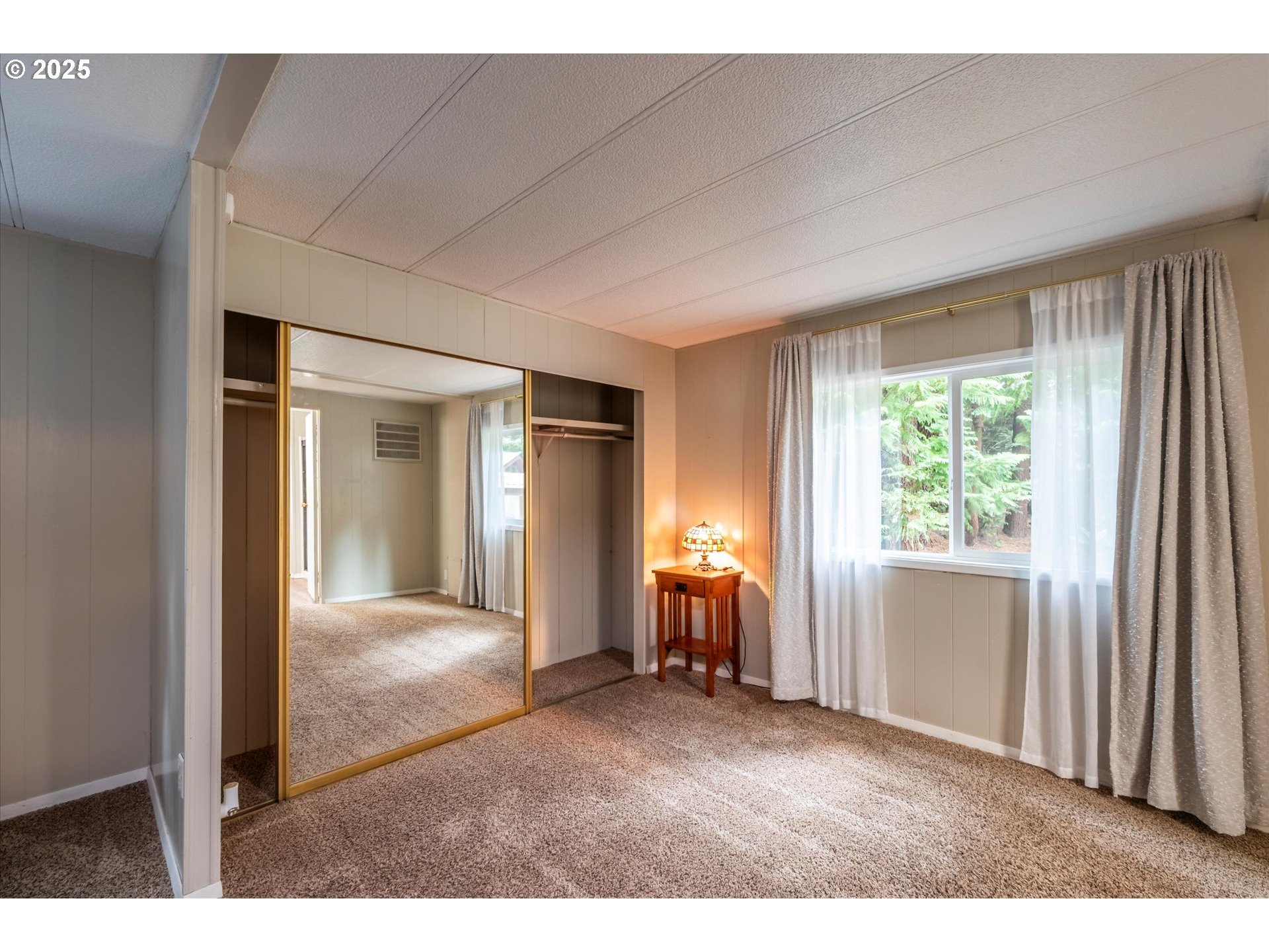 property viewer photo 19