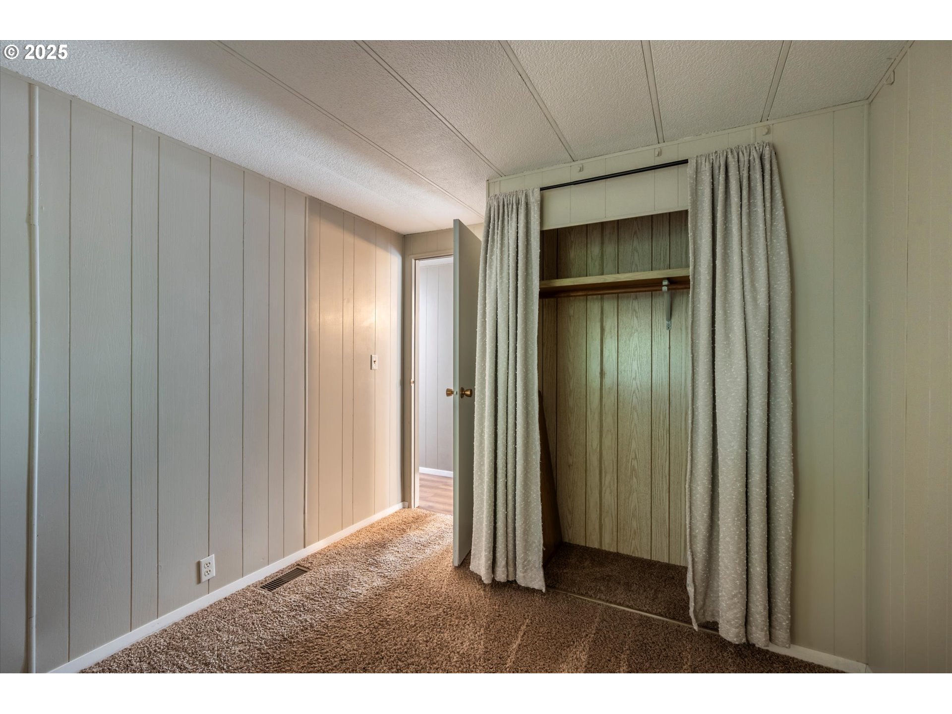 property viewer photo 23