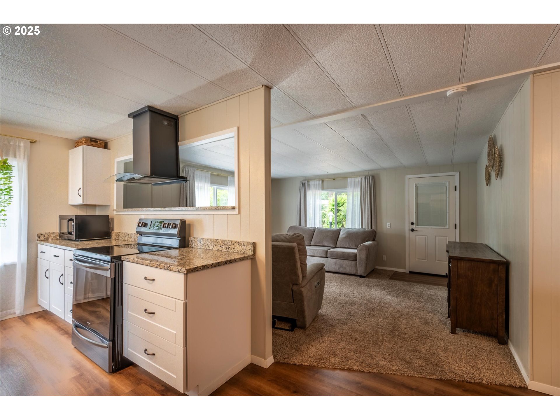 property viewer photo 9