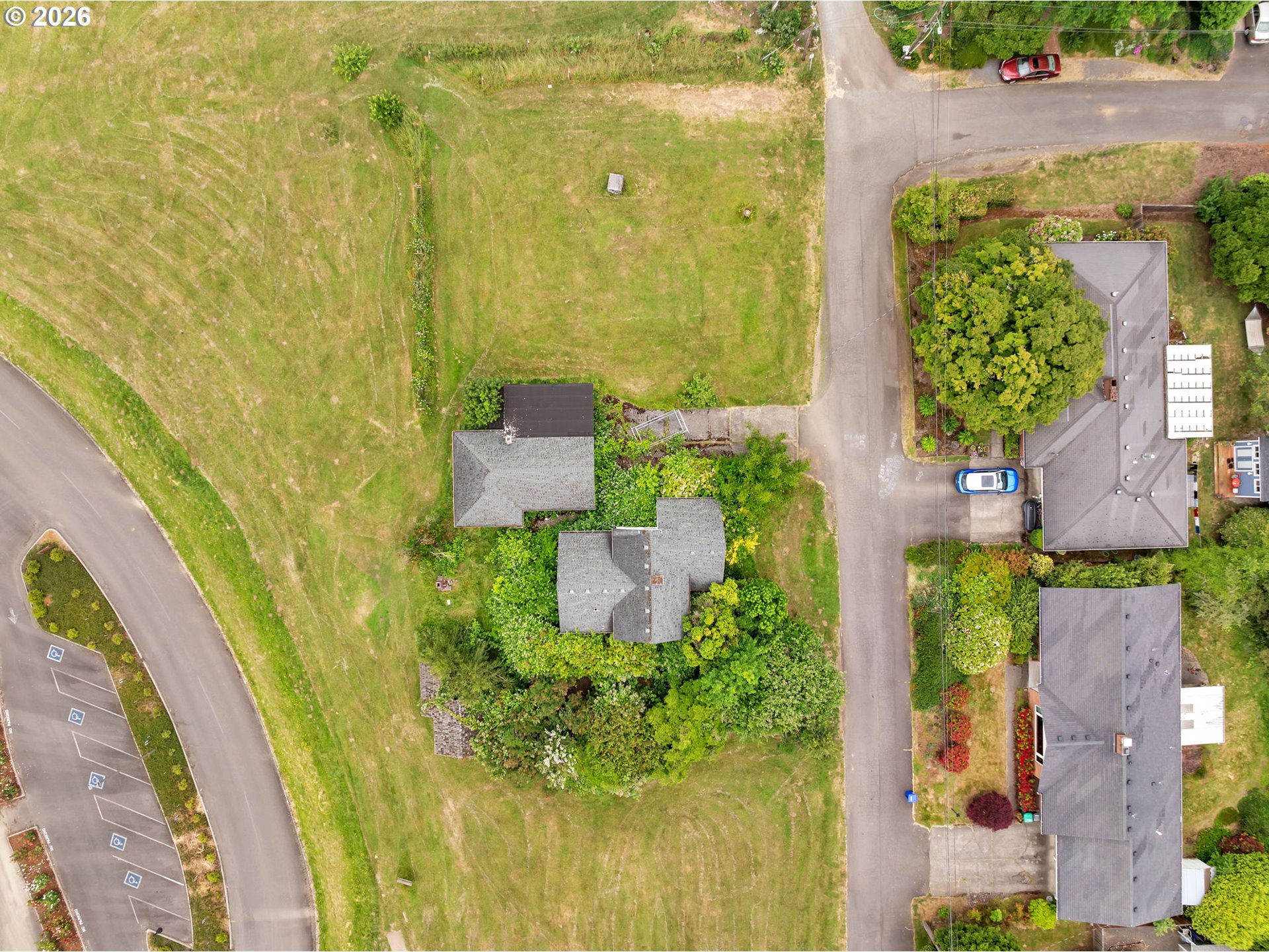 main property photo 14