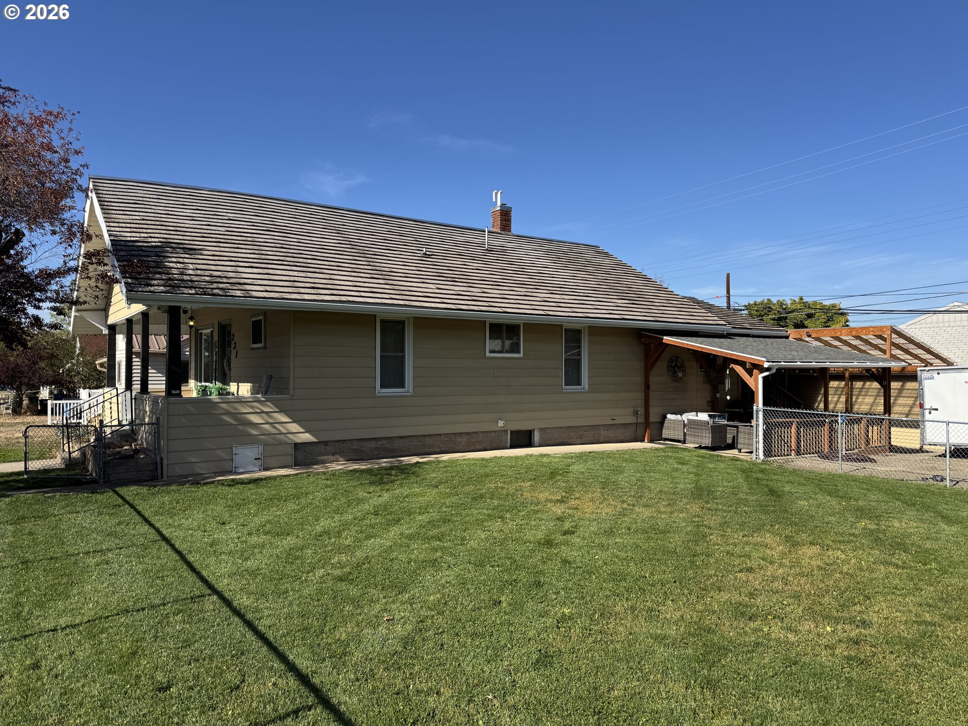 main property photo 28