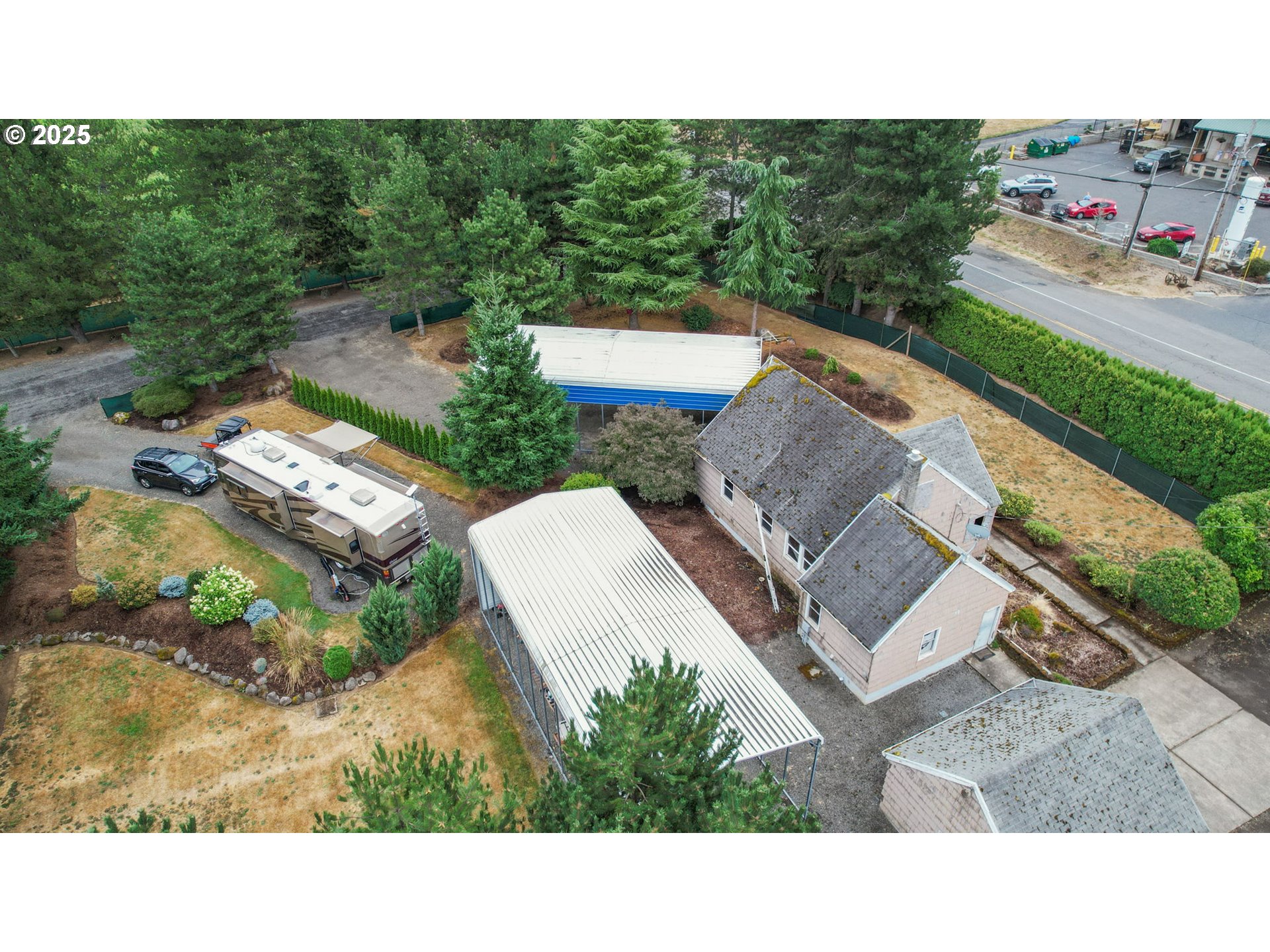 main property photo 25
