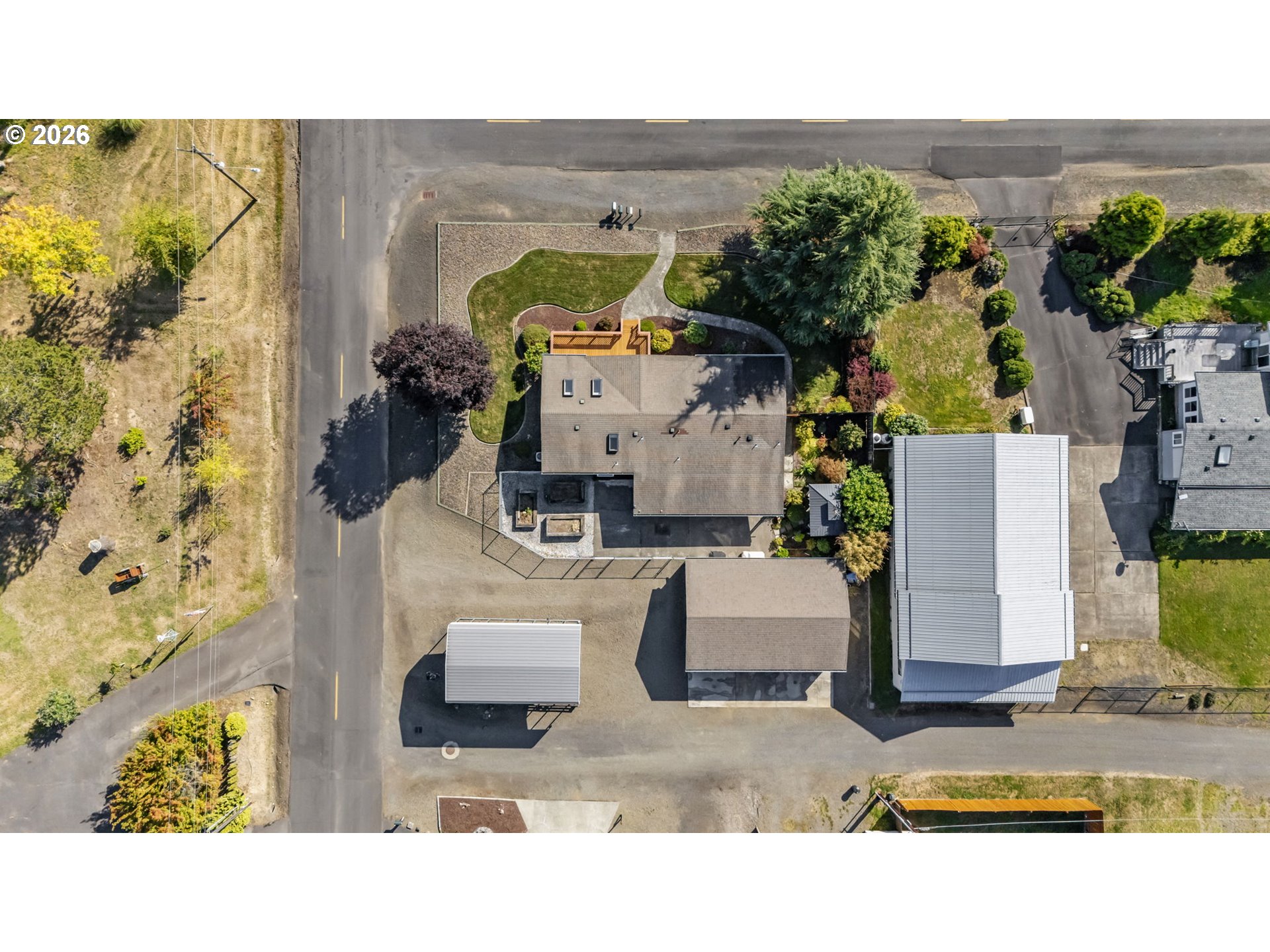 main property photo 38