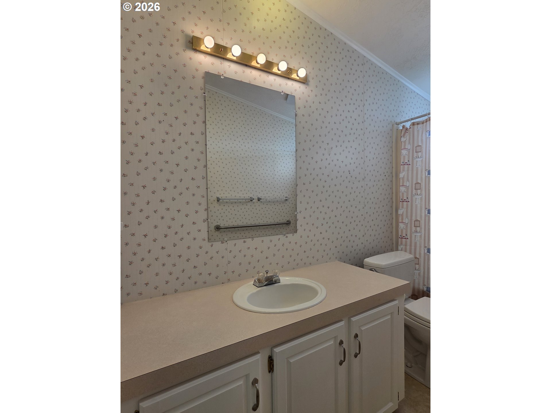 main property photo 40