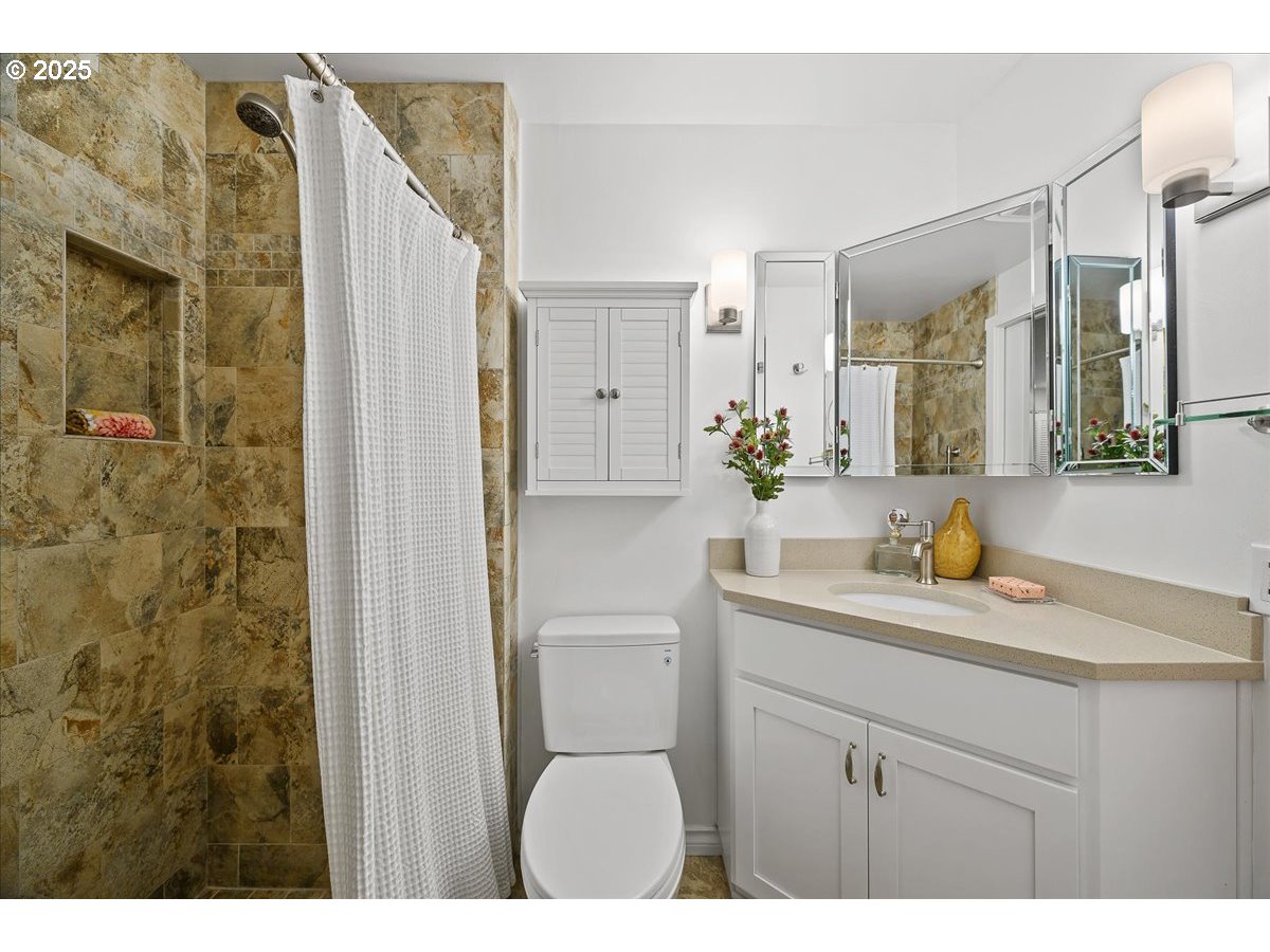 property viewer photo 15