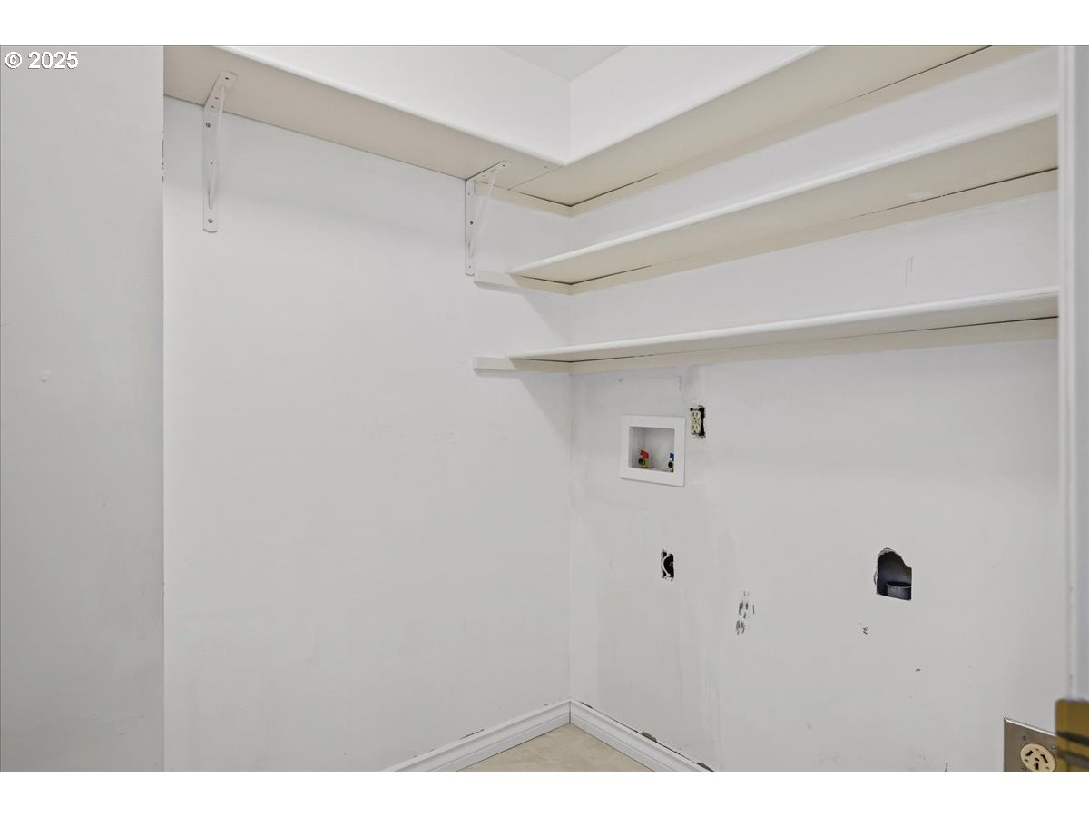 property viewer photo 16