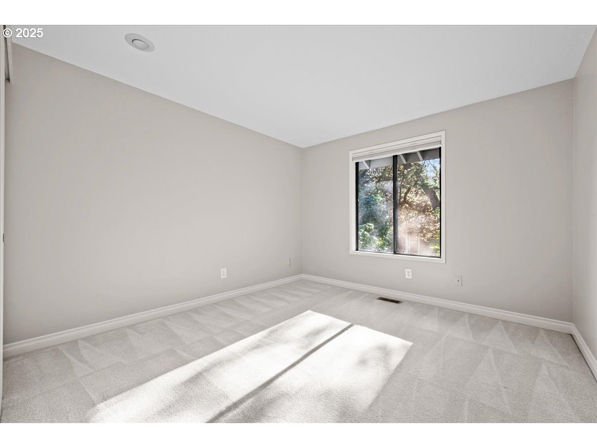 property viewer photo 17