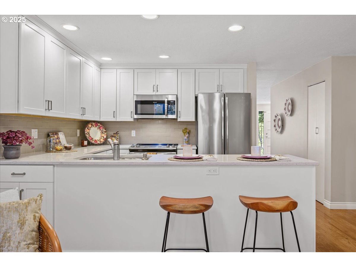 property viewer photo 8