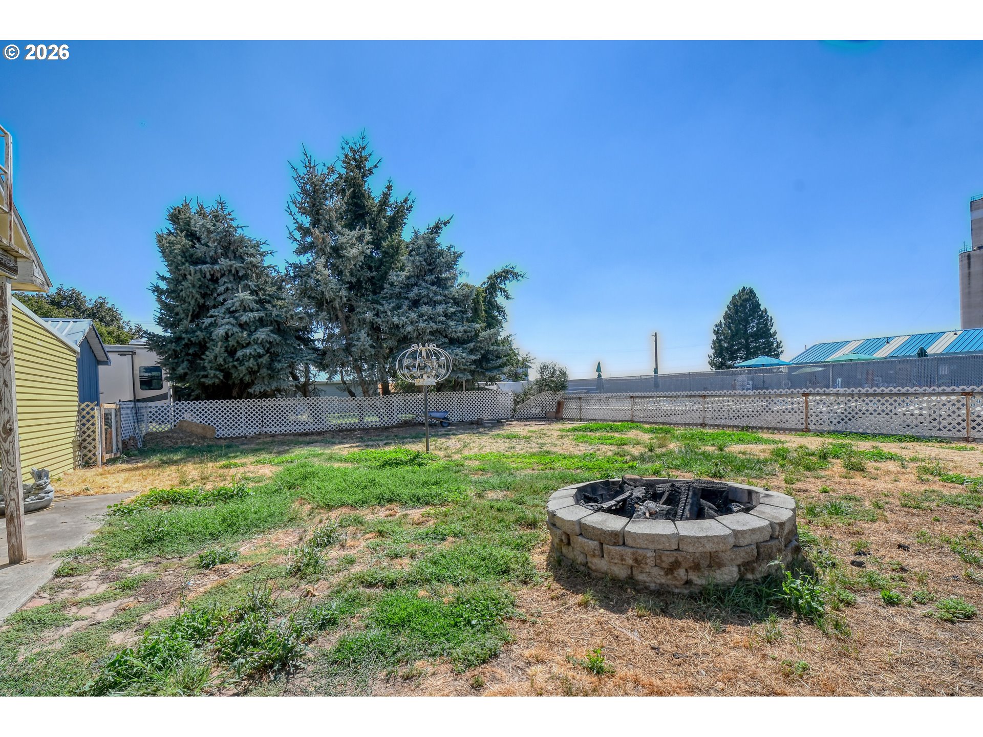main property photo 28