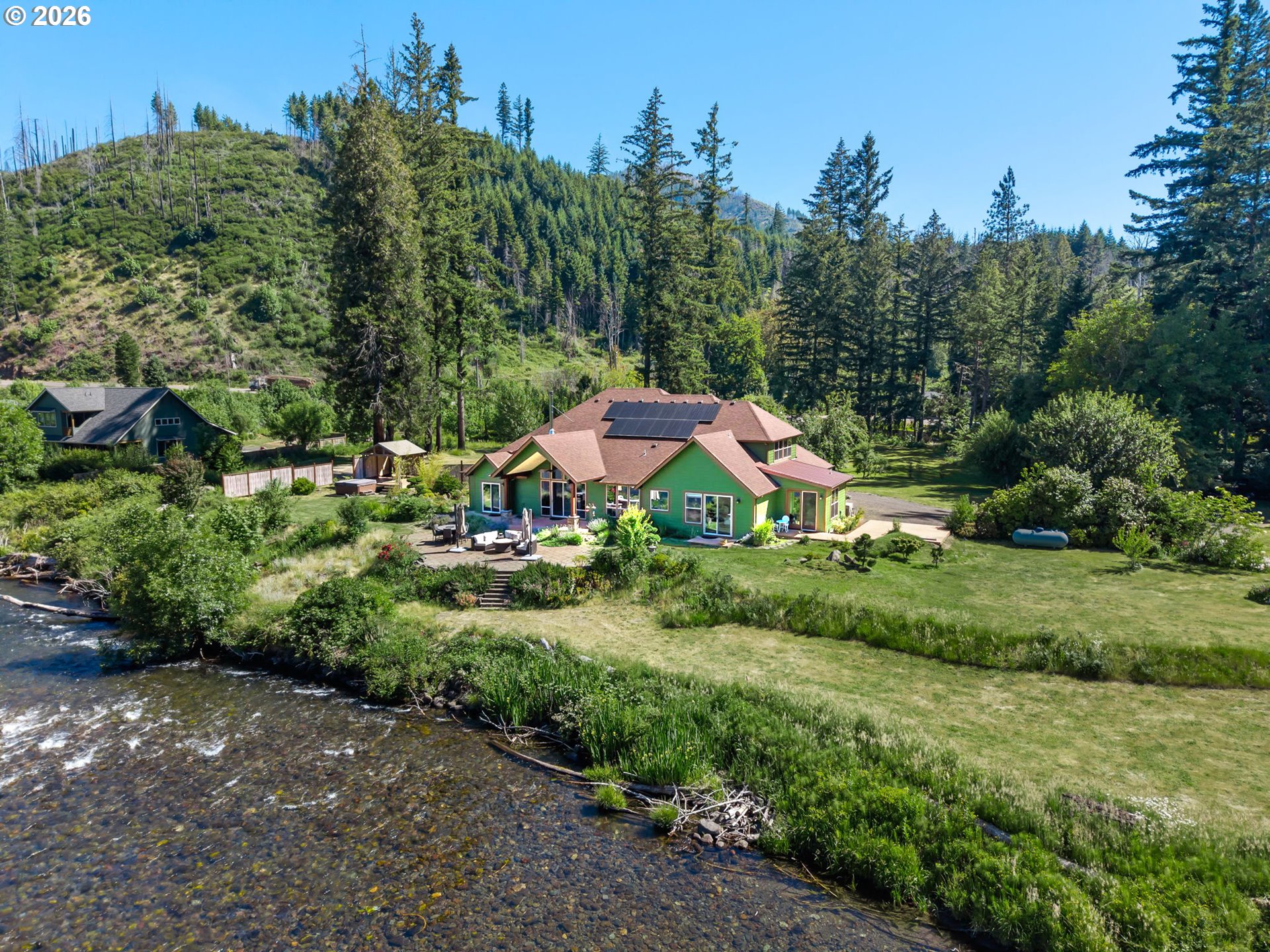 main property photo 5