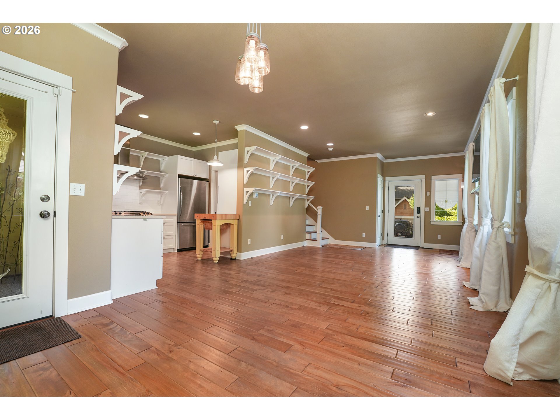 main property photo 14