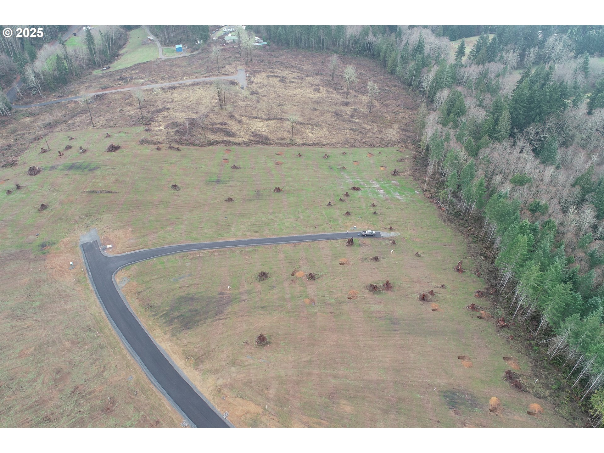 main property photo 13