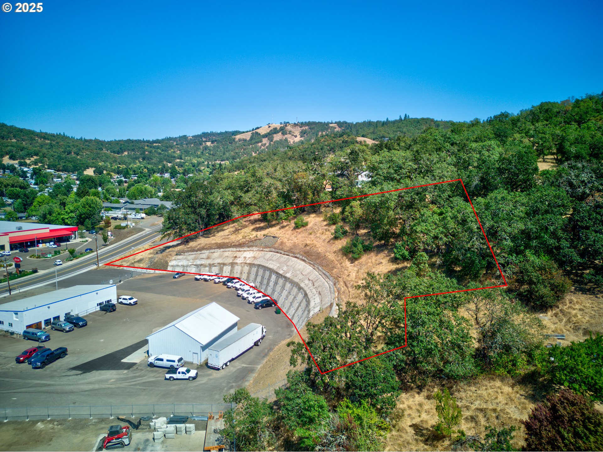 main property photo 18