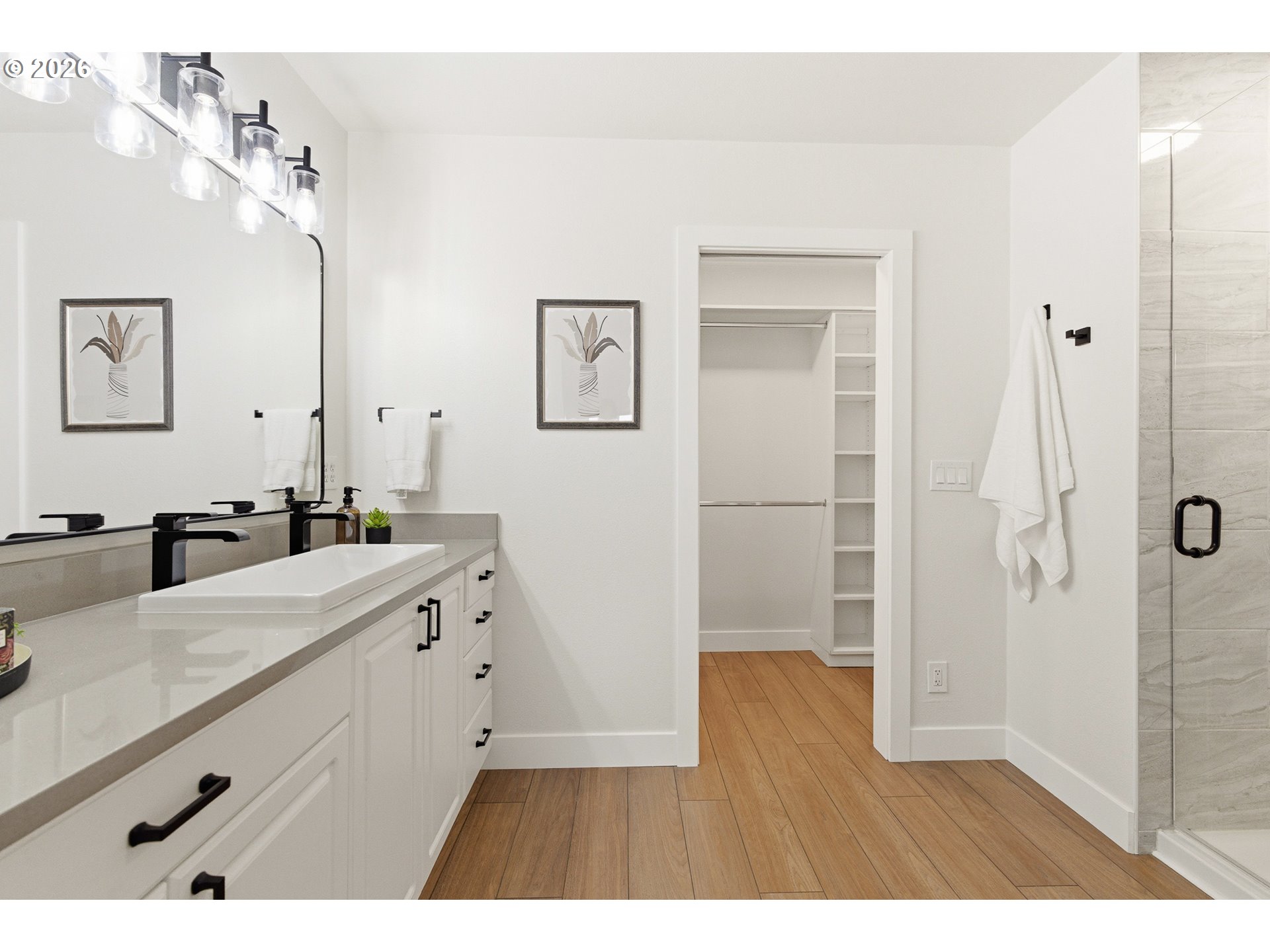 property viewer photo 19