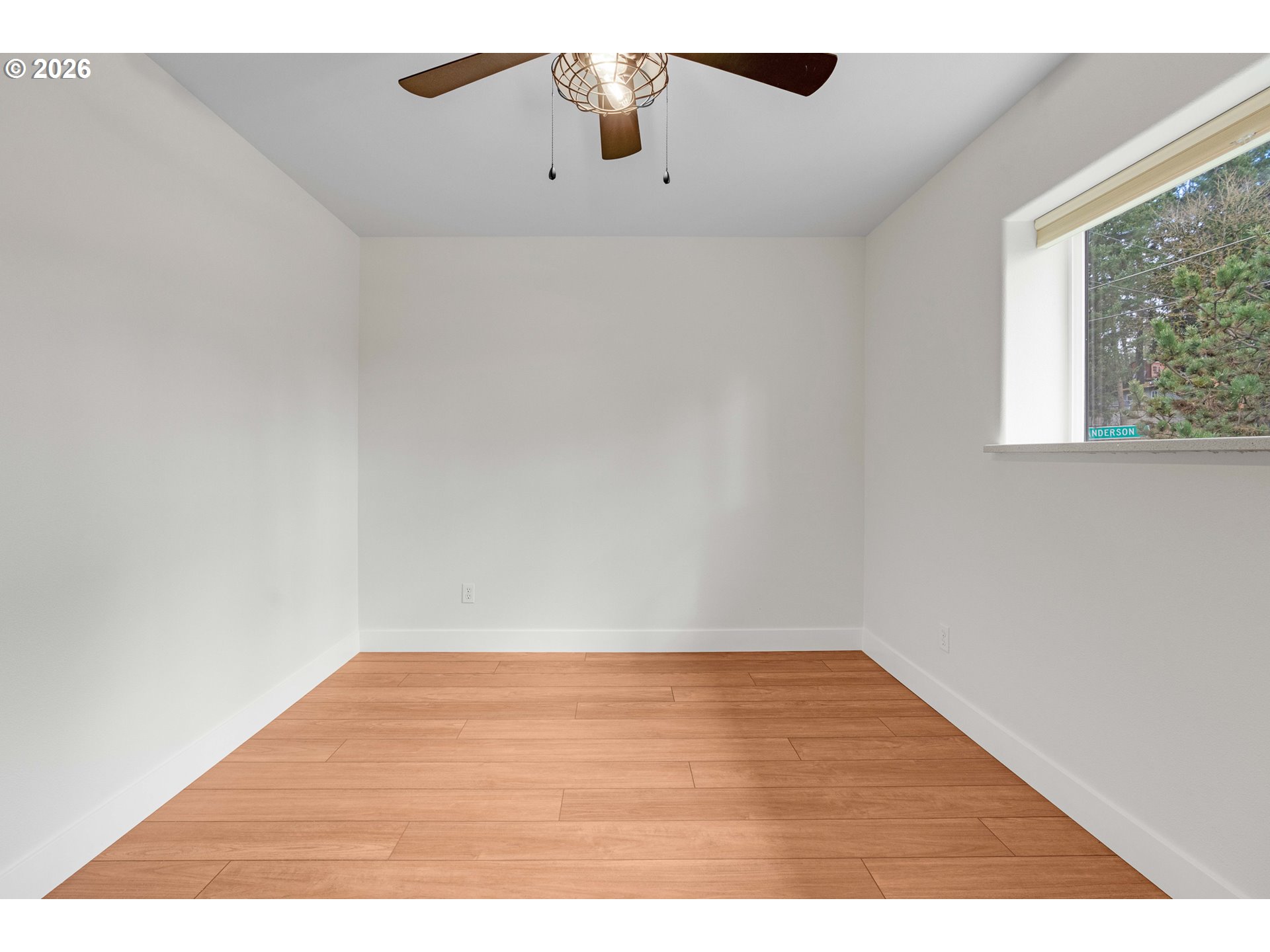 property viewer photo 23