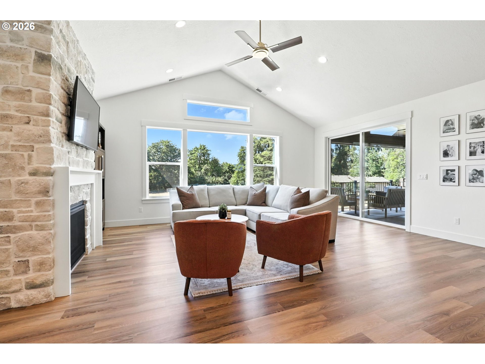 property viewer photo 5