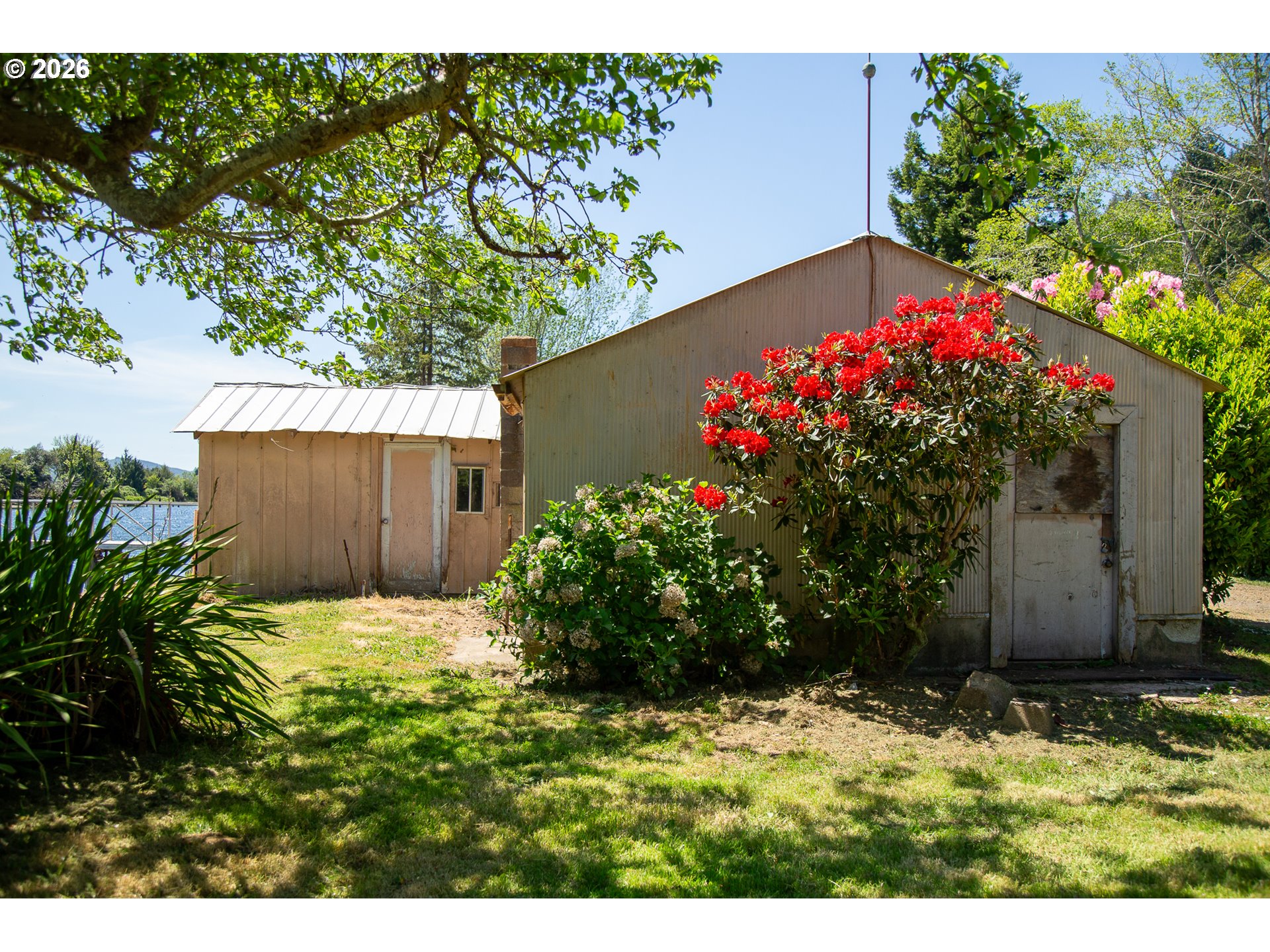main property photo 14