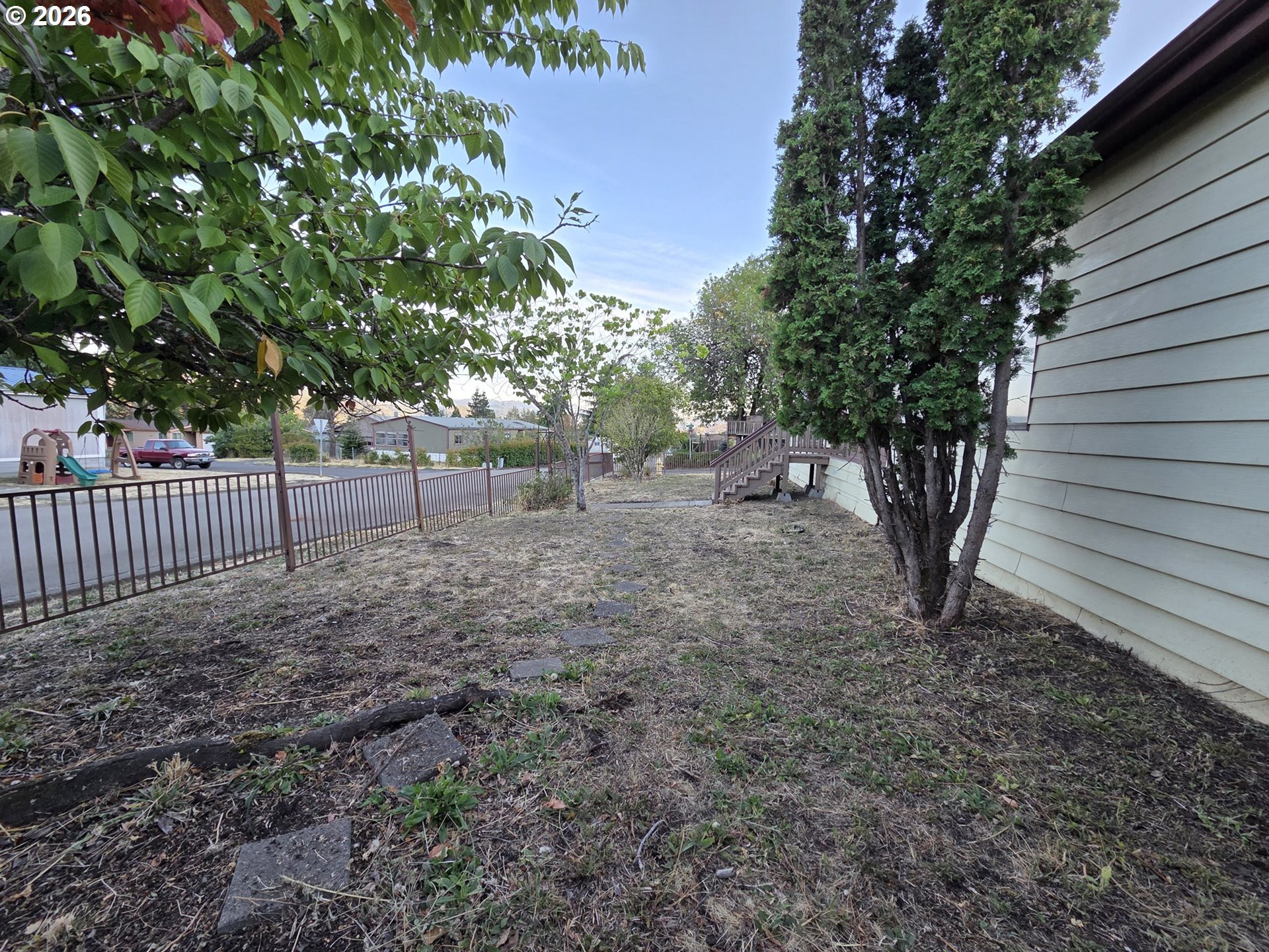 main property photo 27