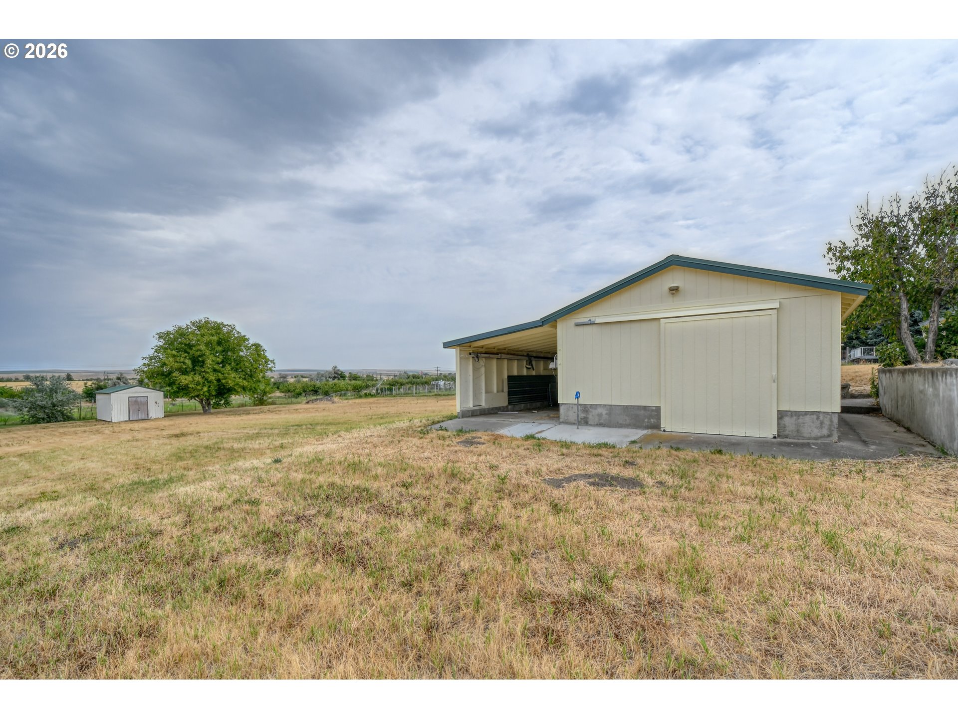 main property photo 41