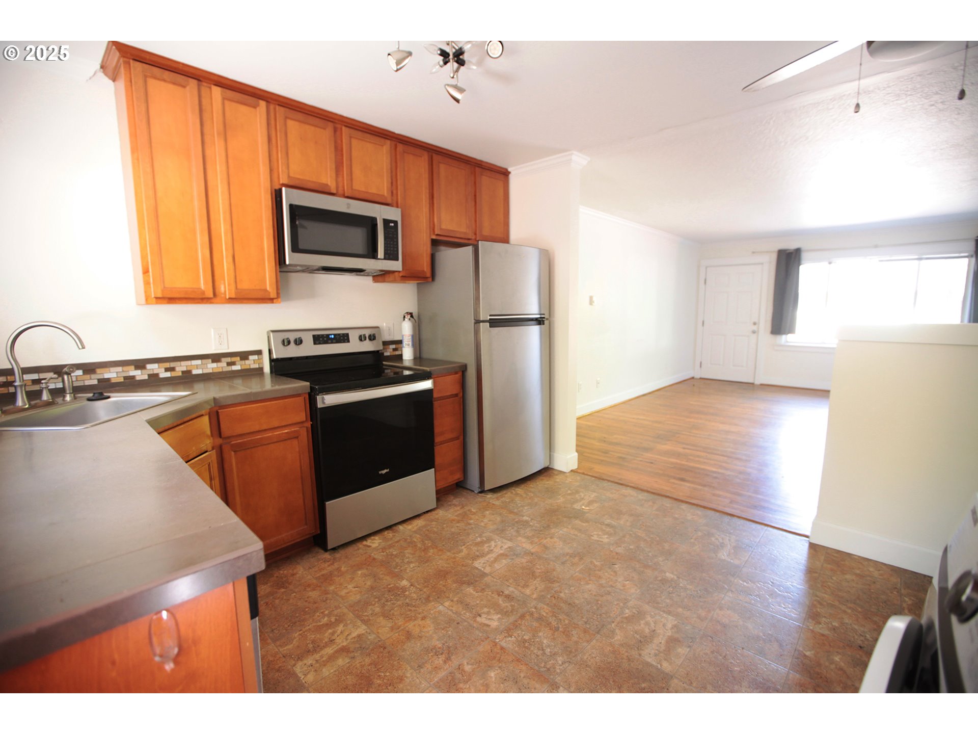 property viewer photo 2