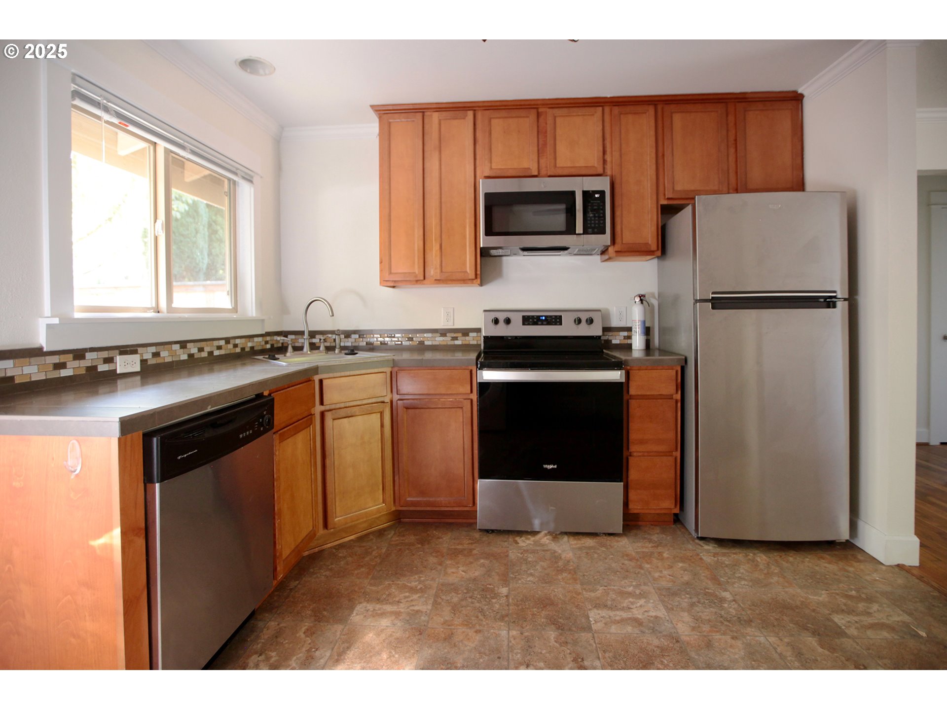 property viewer photo 3