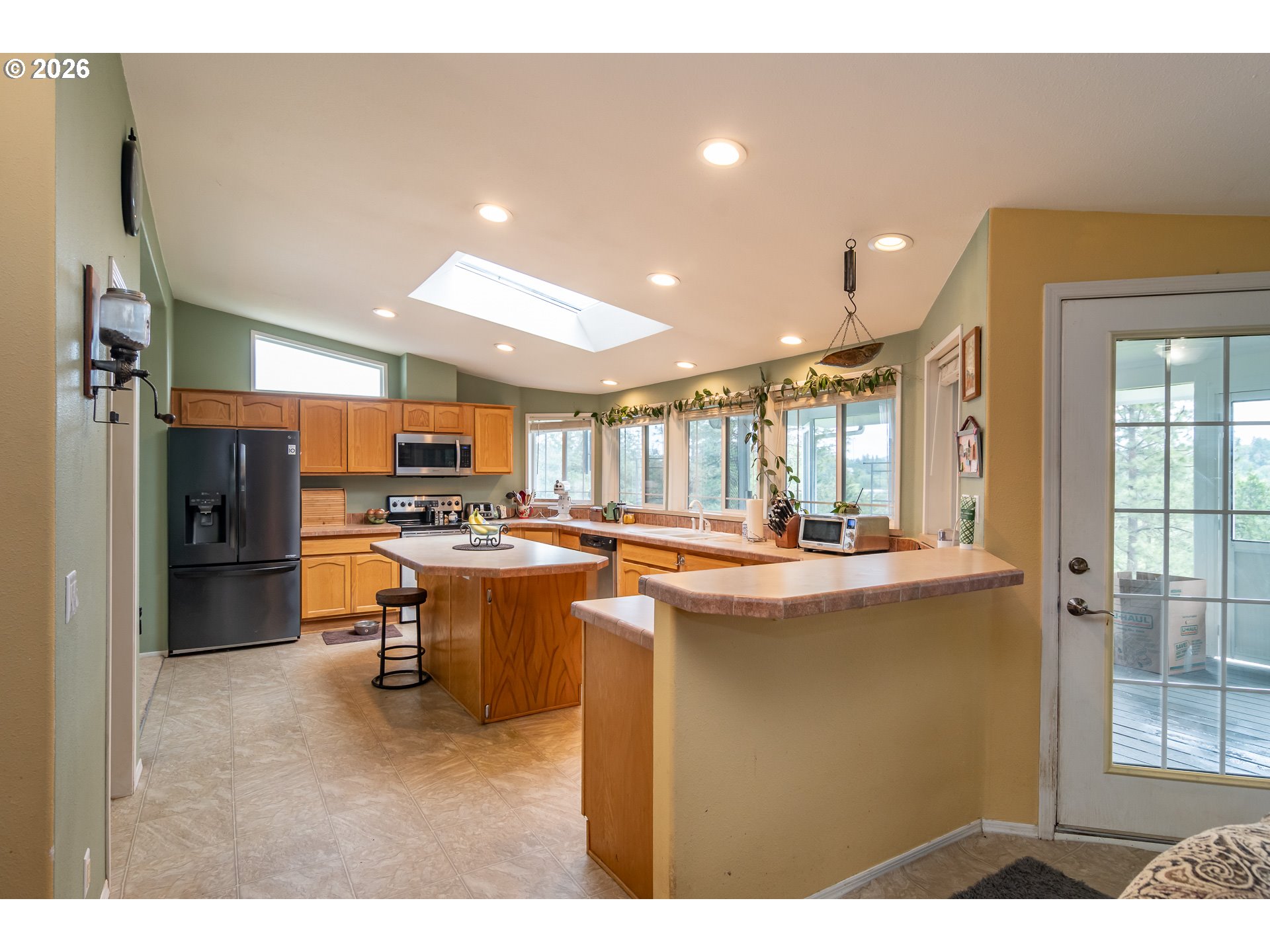 main property photo 8