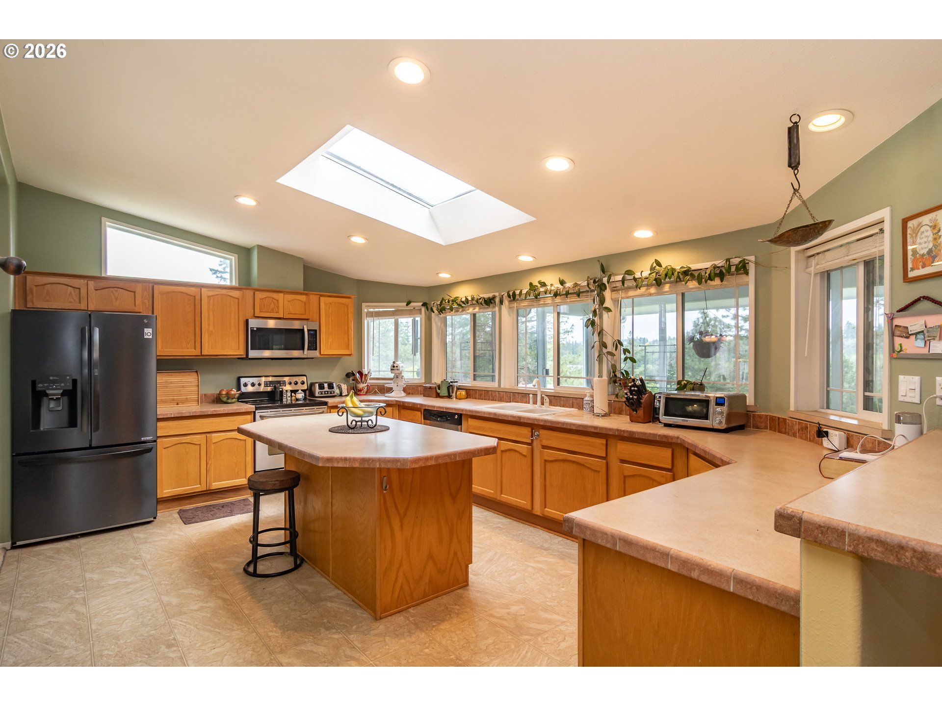 main property photo 9