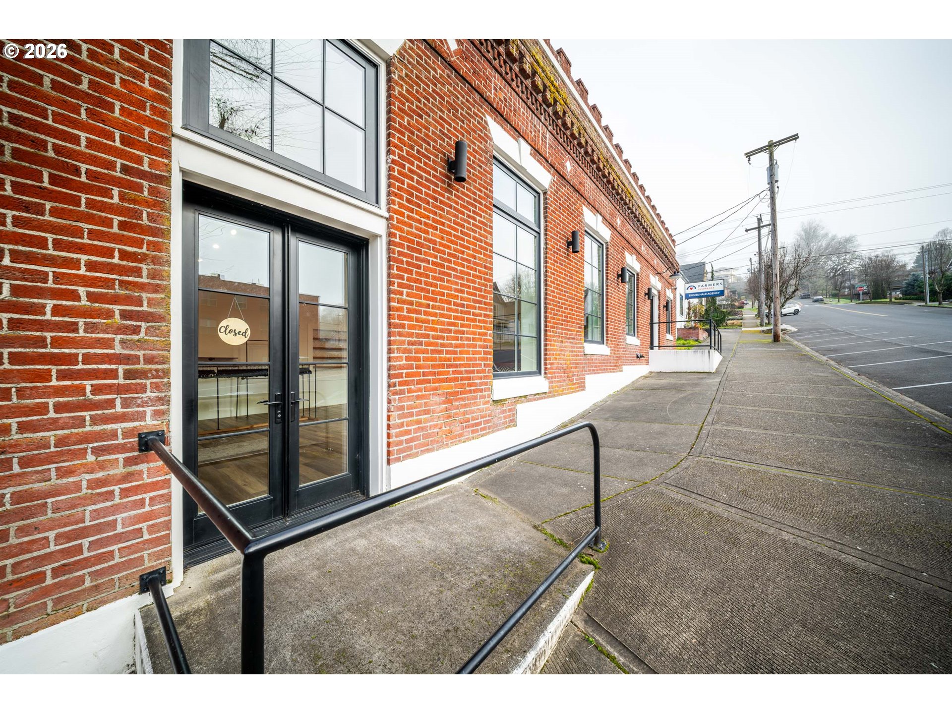 main property photo 23