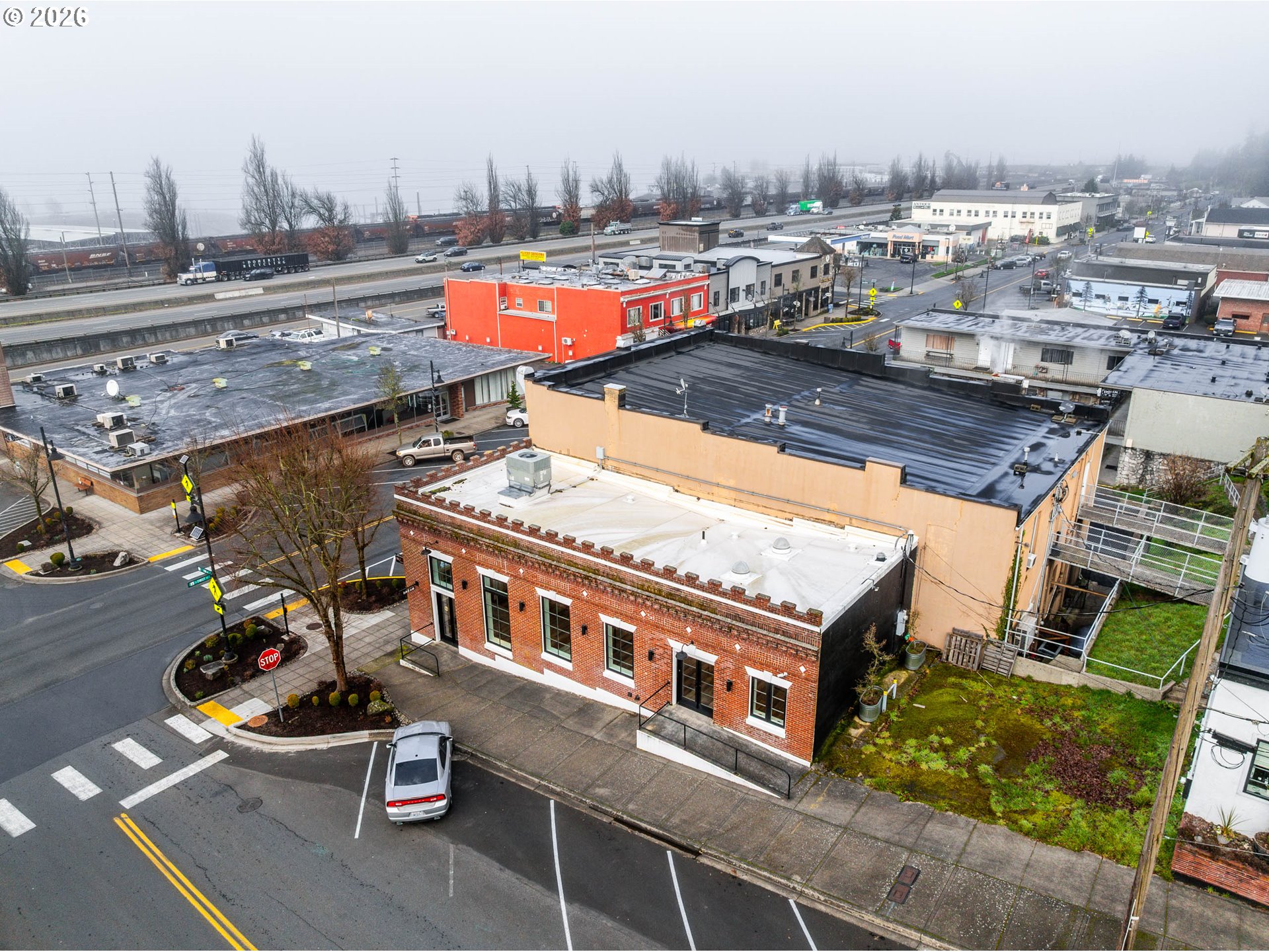 main property photo 25