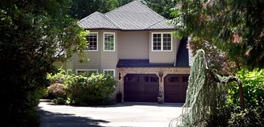 image of property with 4 Bed | 2 Bath | 3,178 Sqft