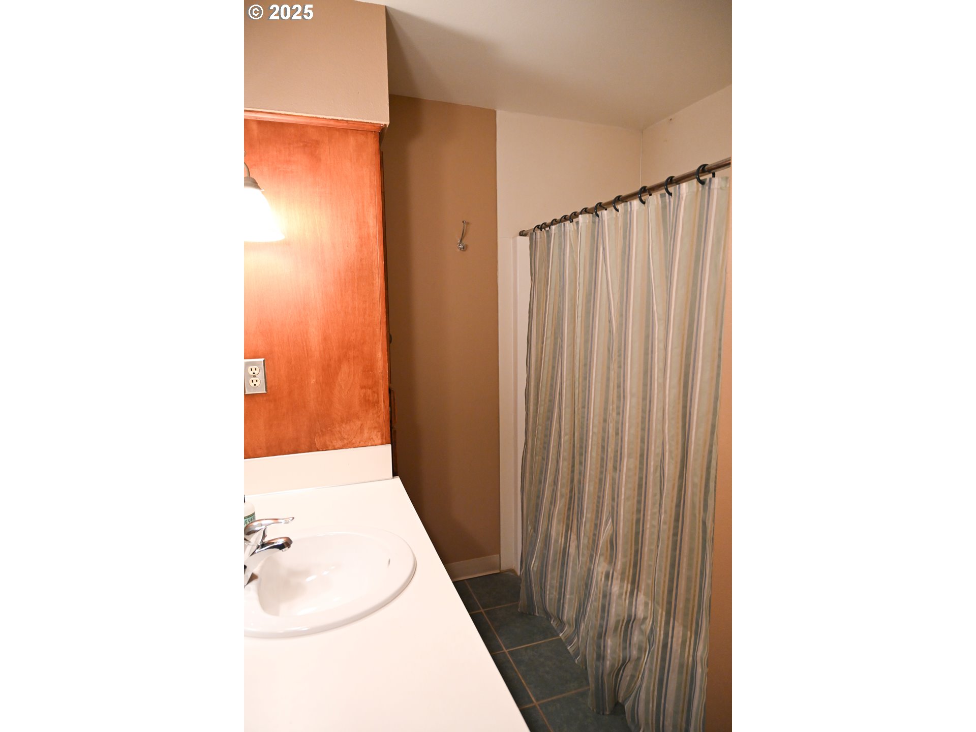 property viewer photo 19