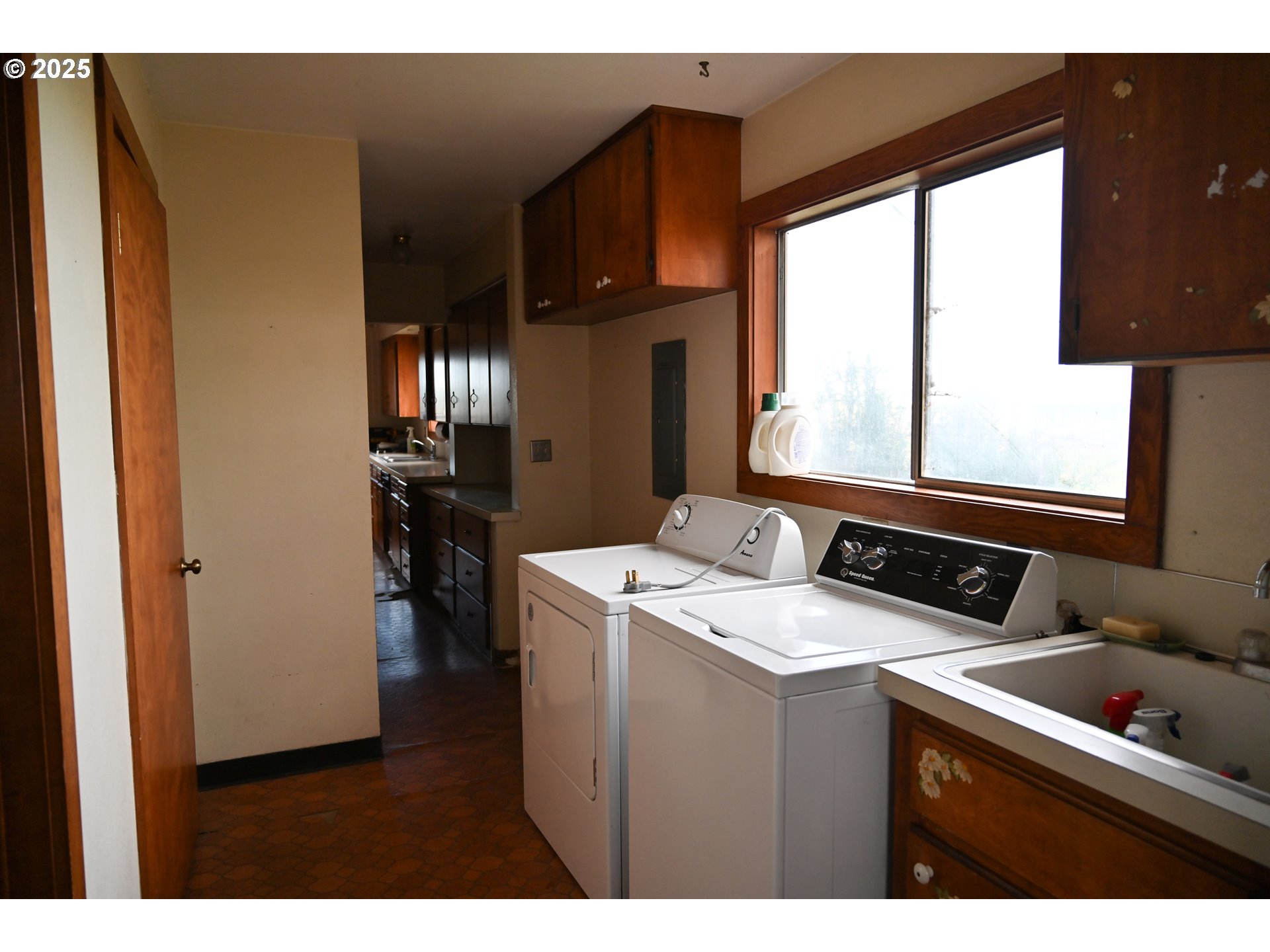 property viewer photo 9