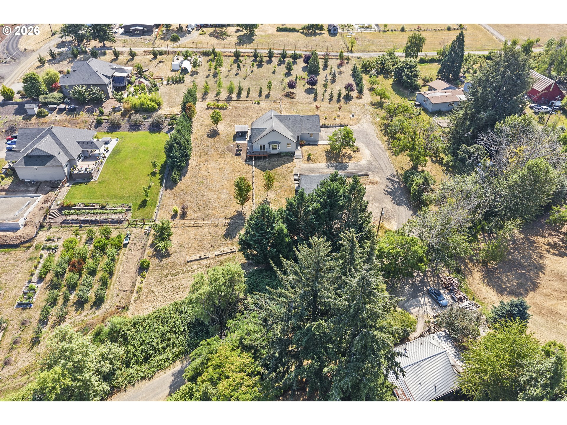 main property photo 40