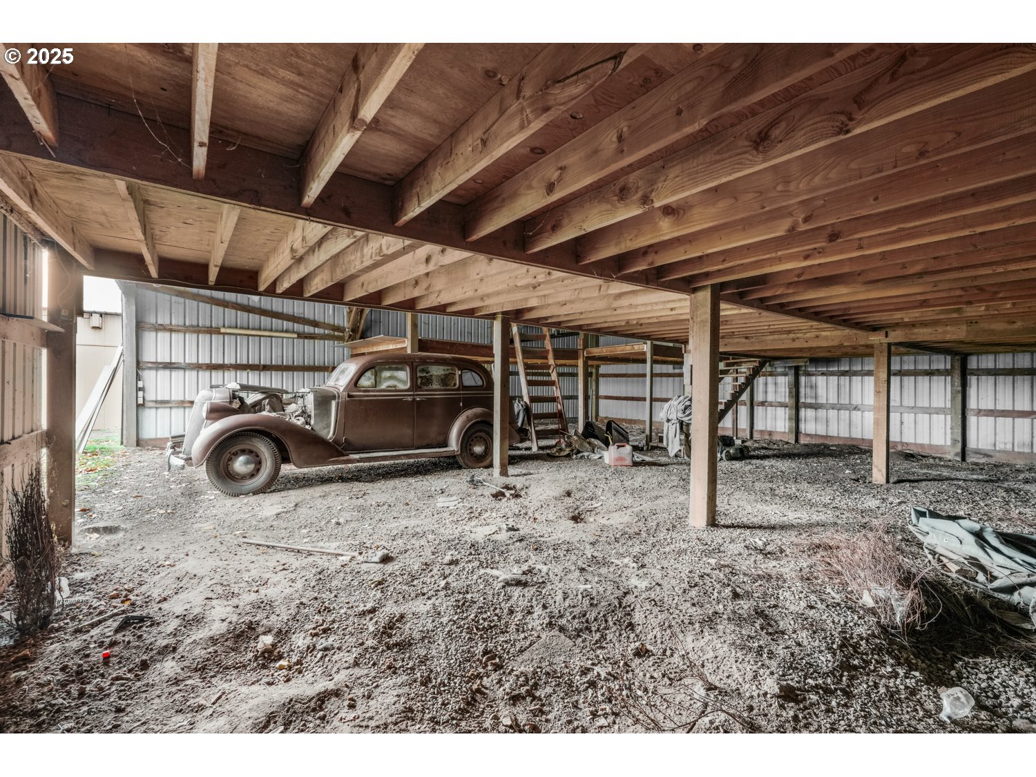 main property photo 44
