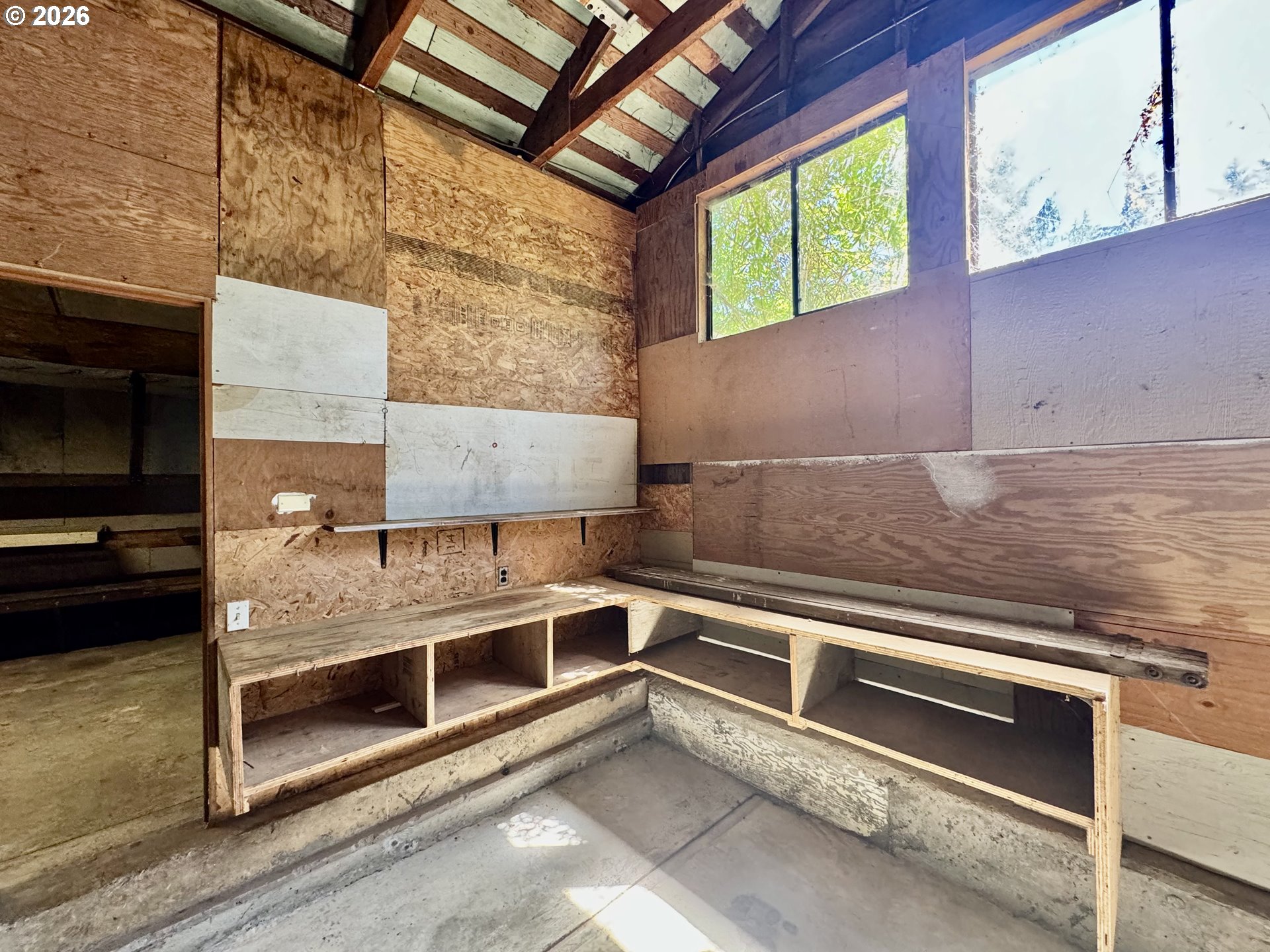 main property photo 40