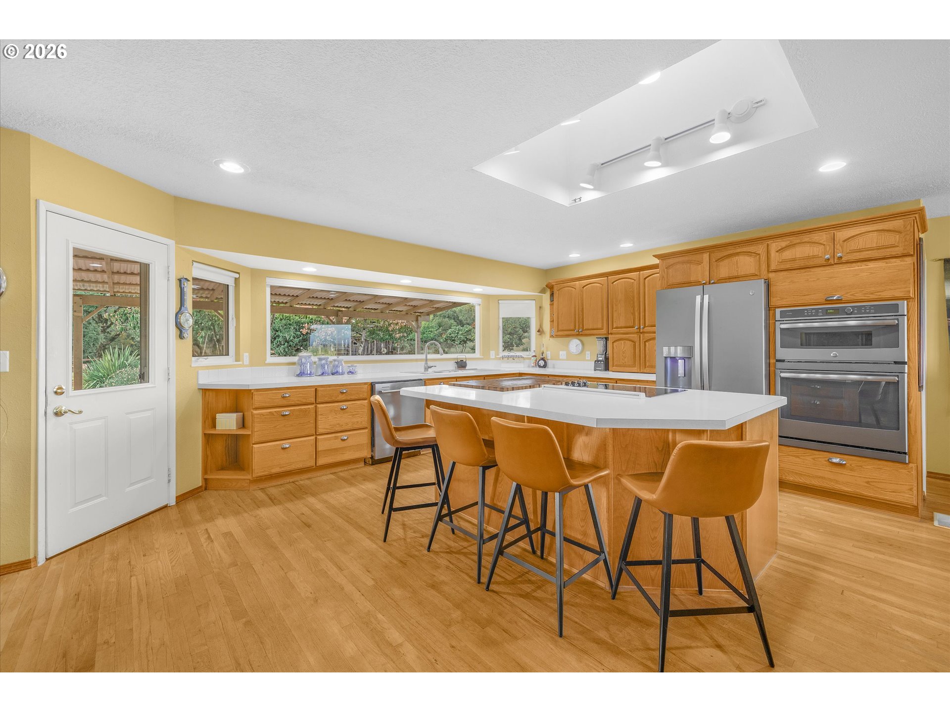 main property photo 14