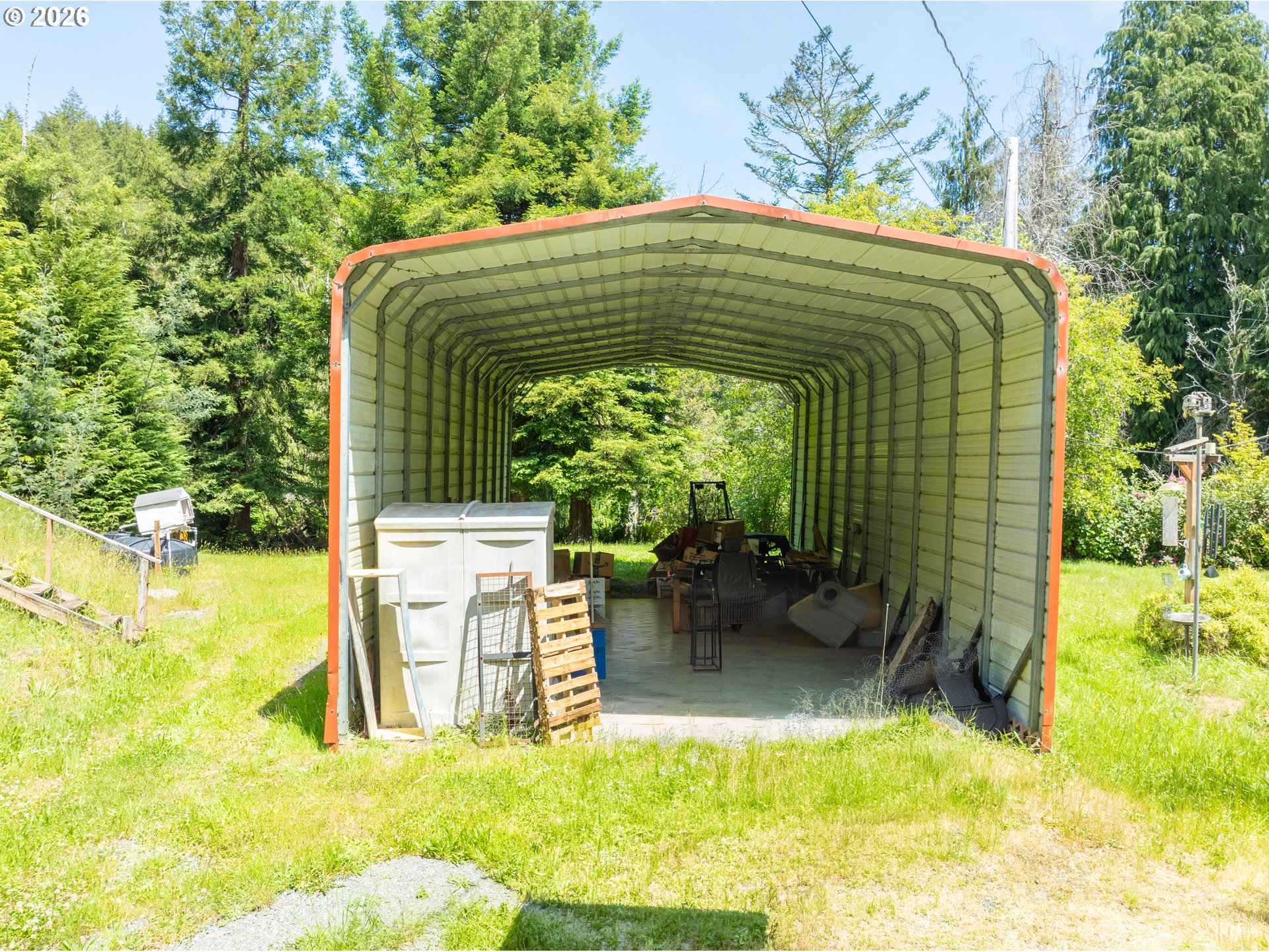 main property photo 40
