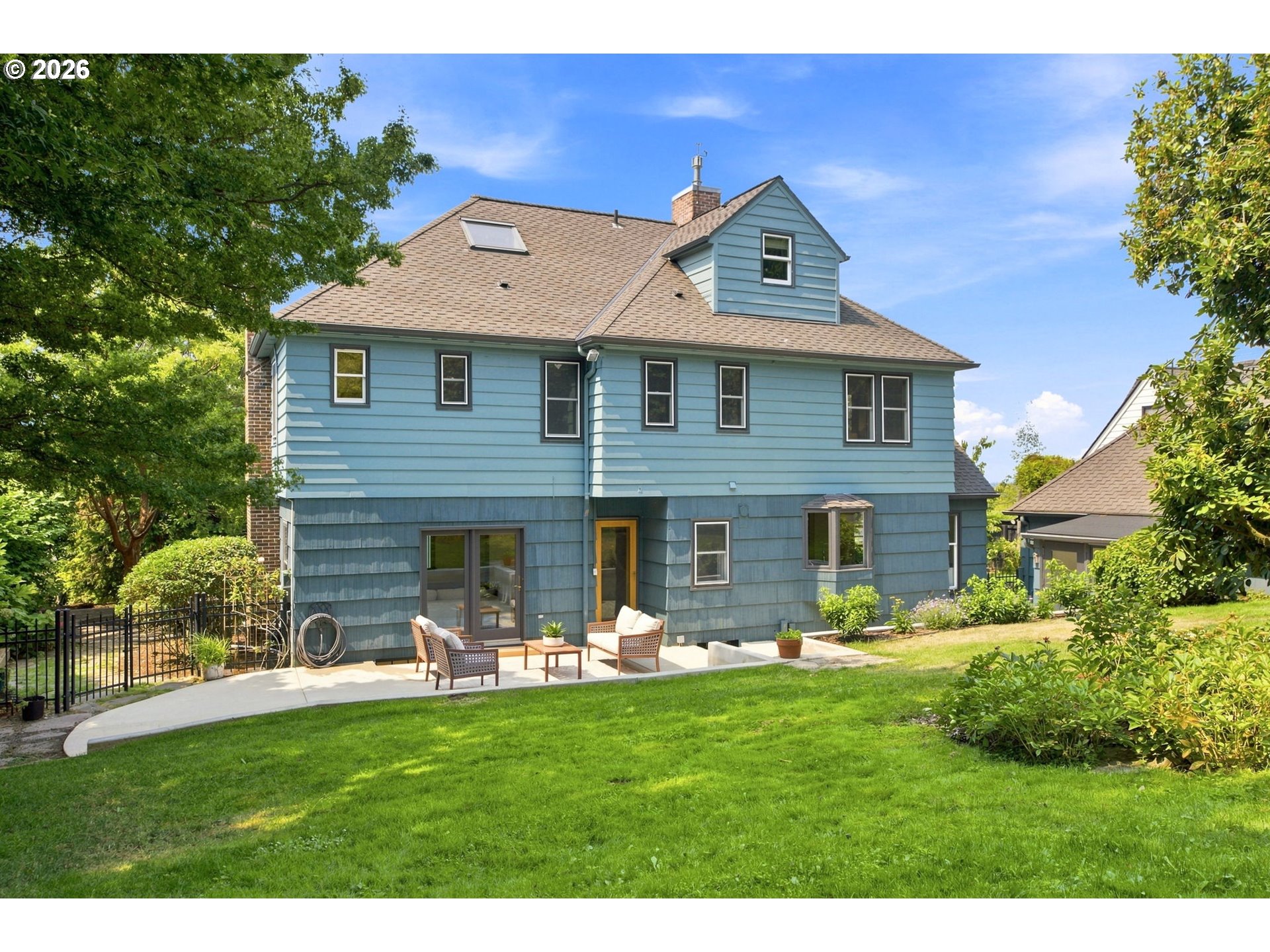 main property photo 40
