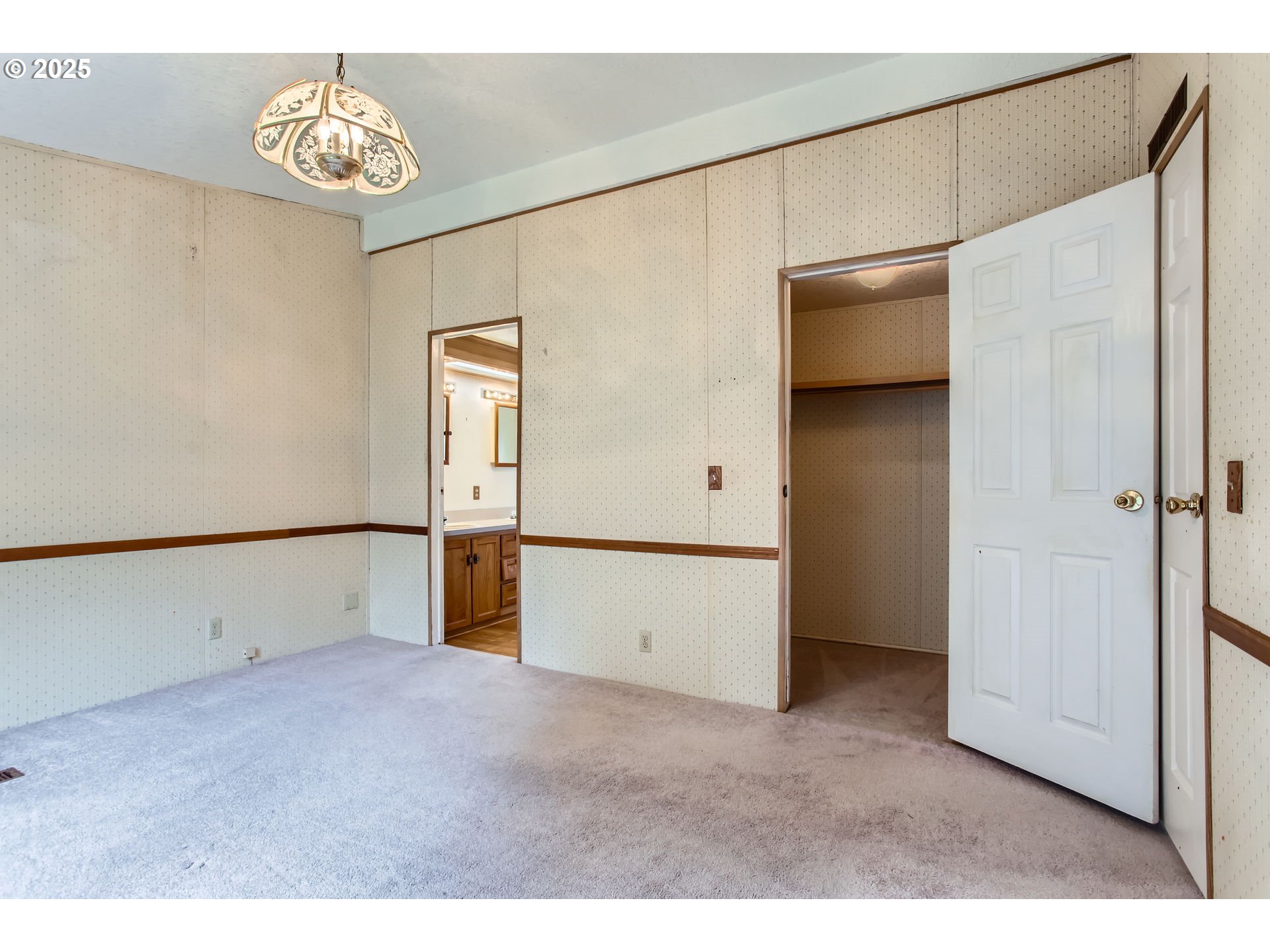 property viewer photo 18