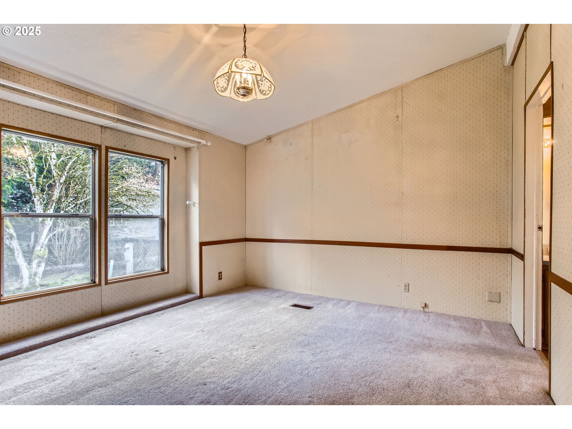property viewer photo 19