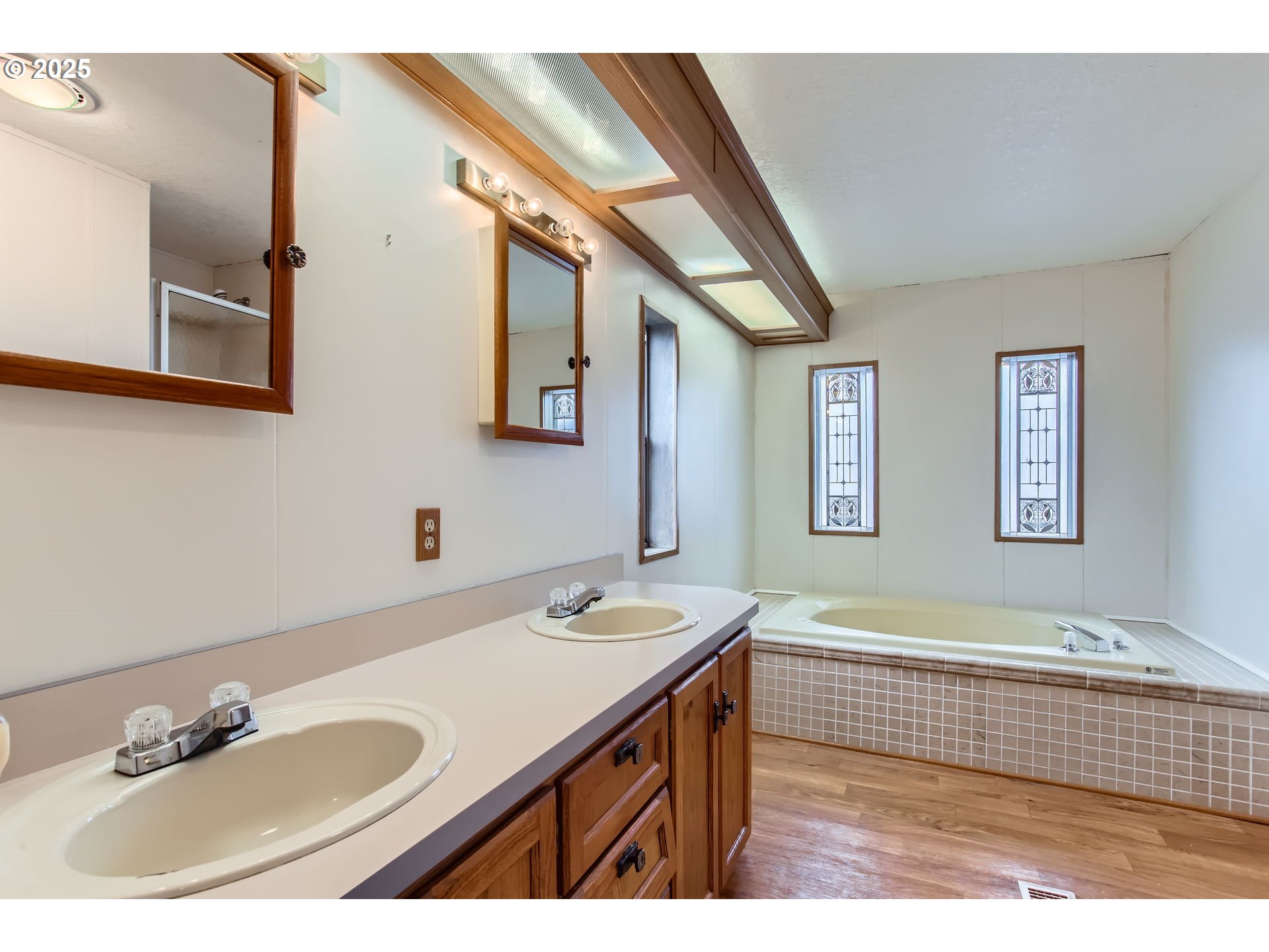 property viewer photo 20