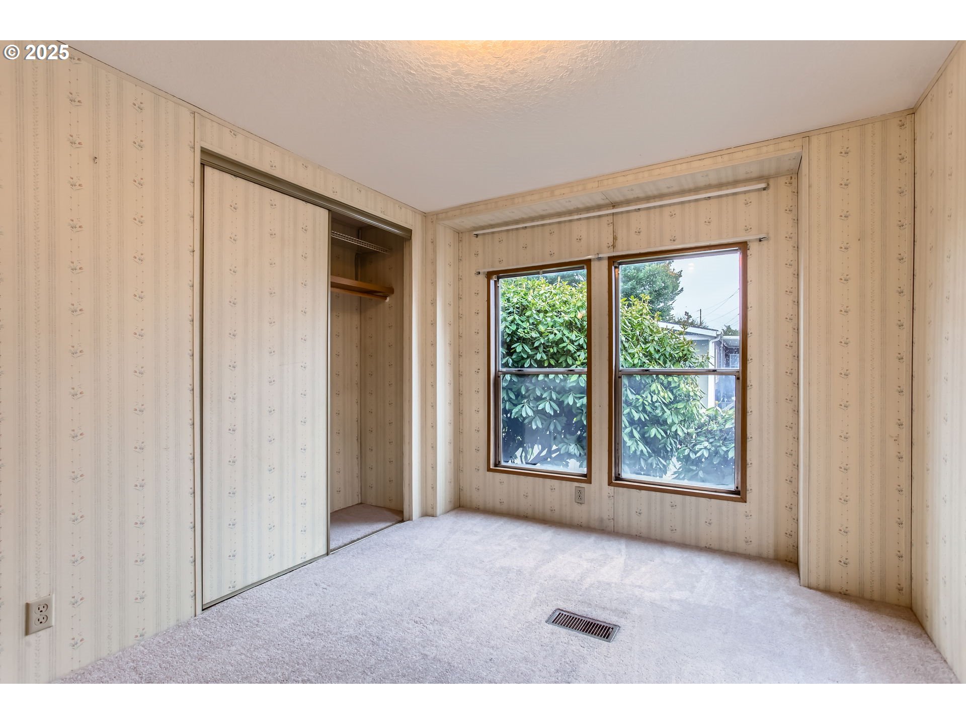 property viewer photo 22