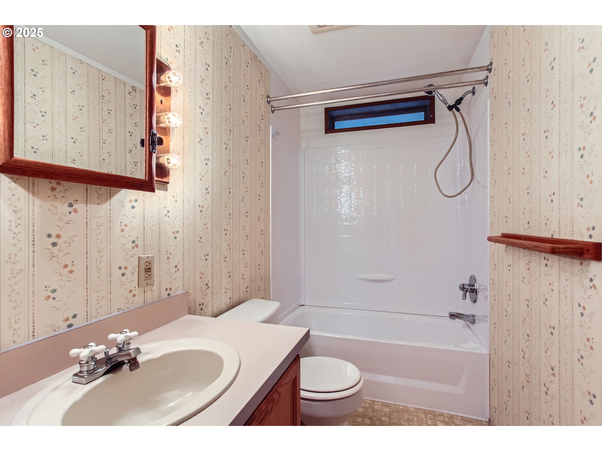 property viewer photo 25
