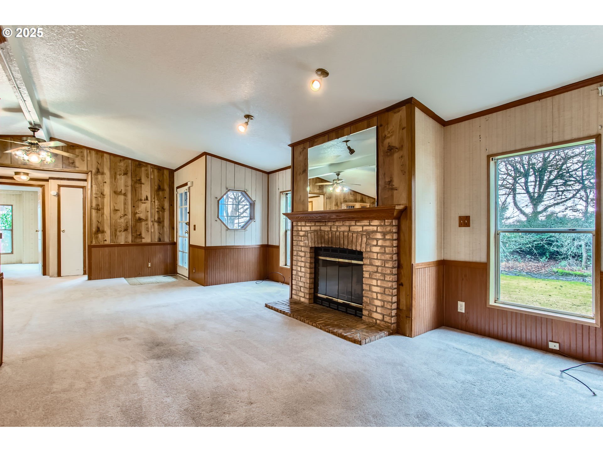 property viewer photo 7