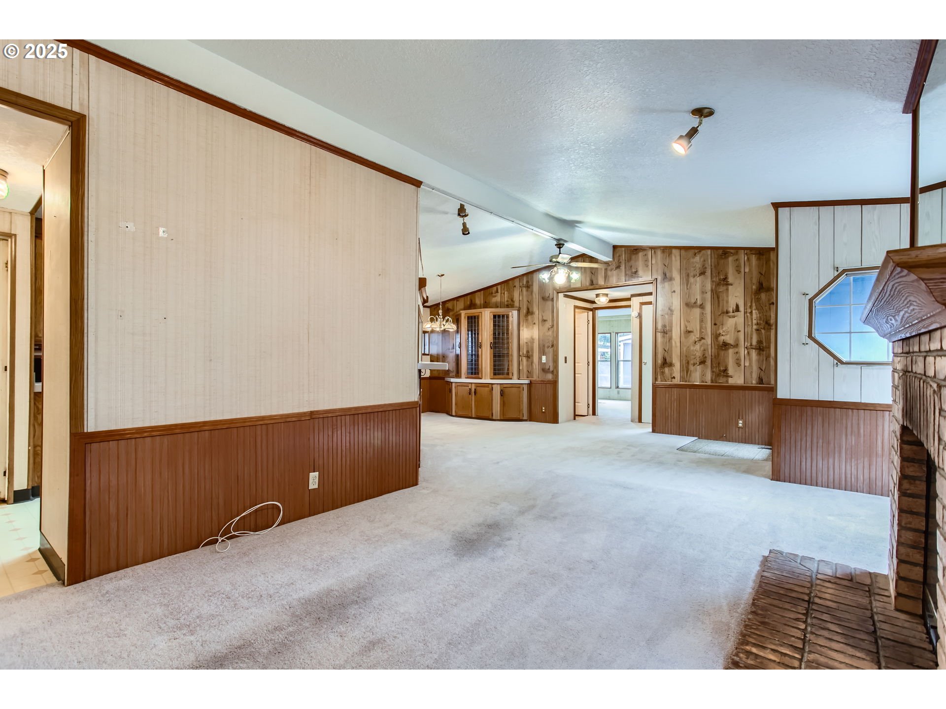 property viewer photo 9