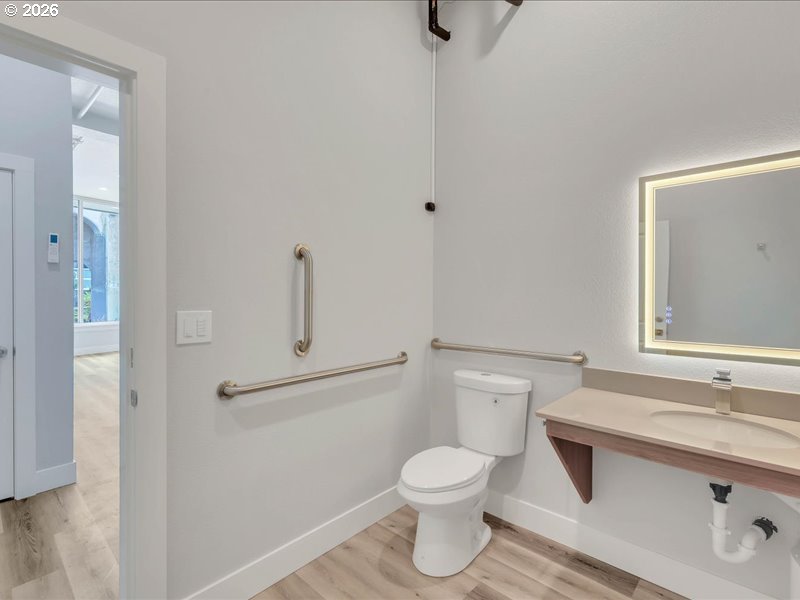 main property photo 10
