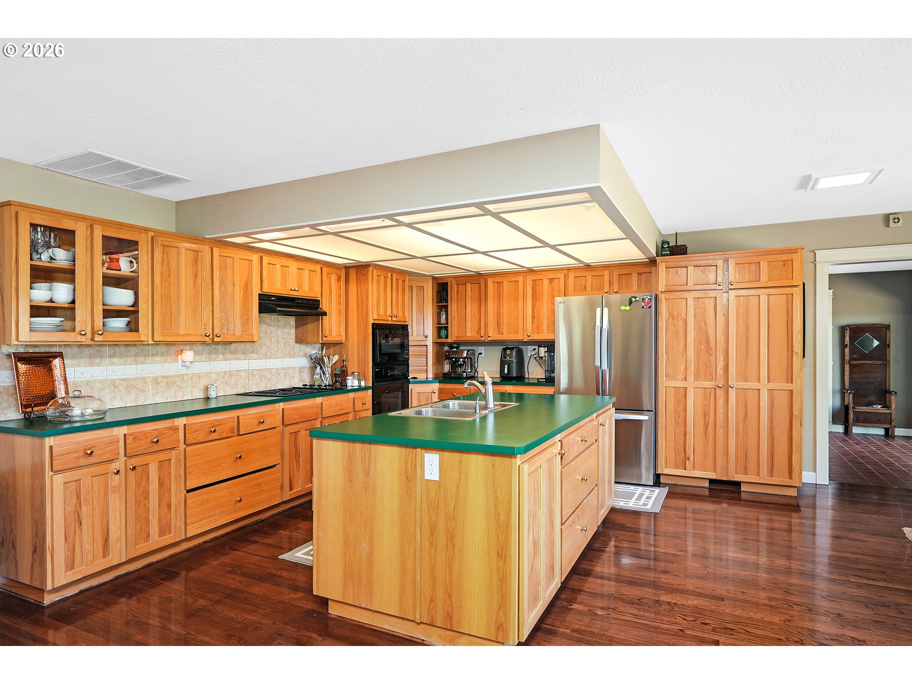 main property photo 13