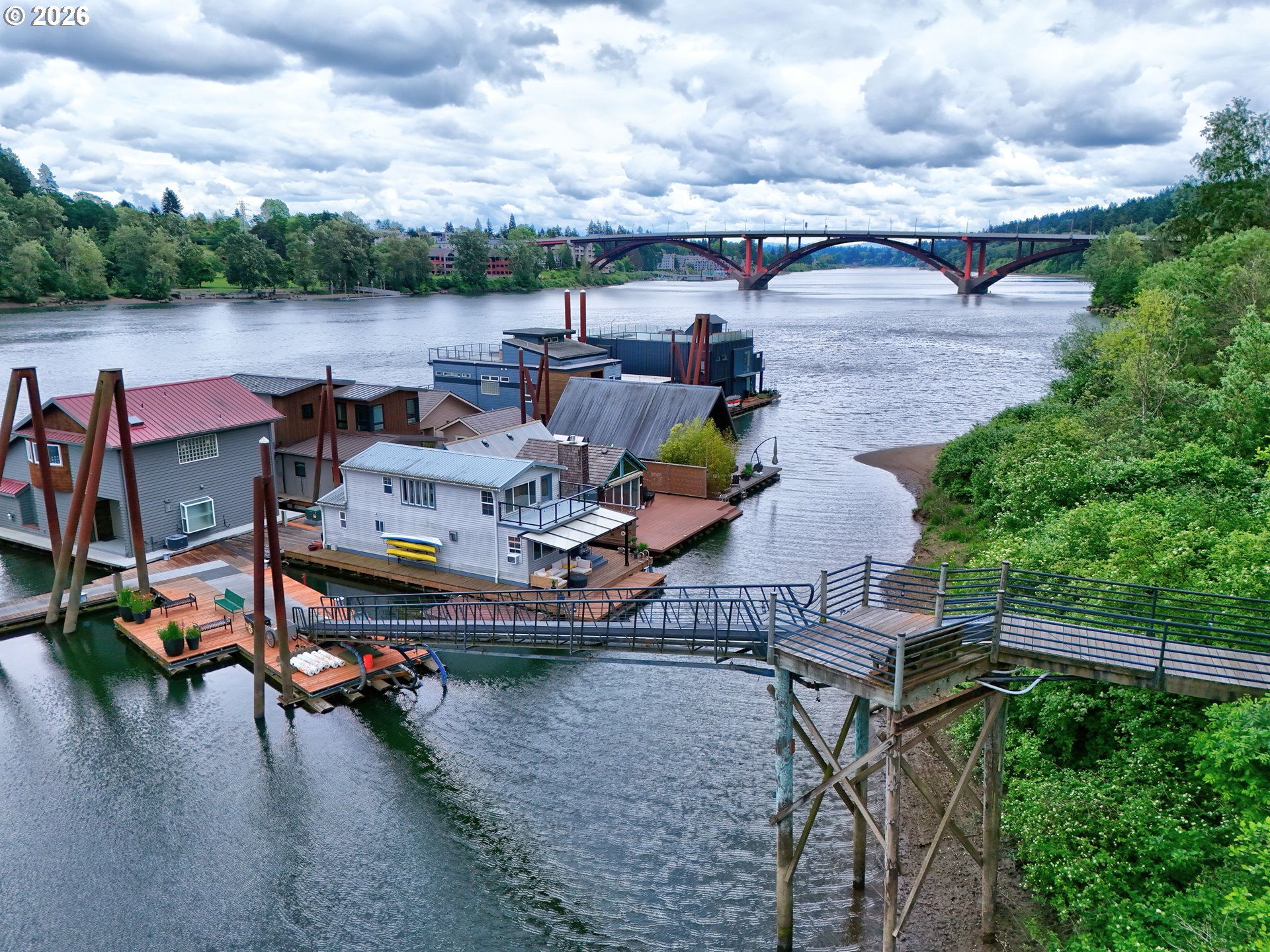 main property photo 16