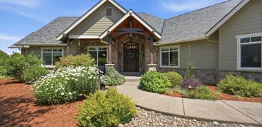 image of property with 3 Bed | 2 Bath | 2,818 Sqft