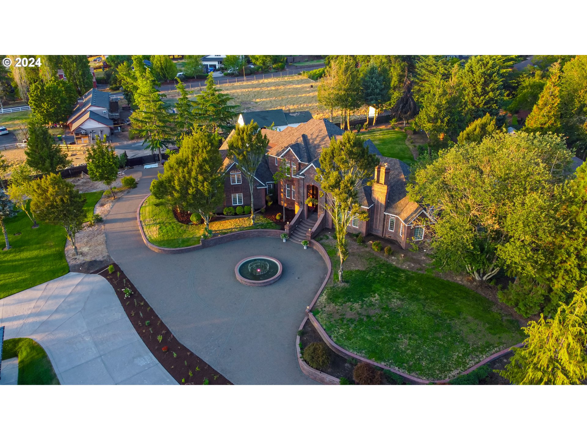 main property photo 40
